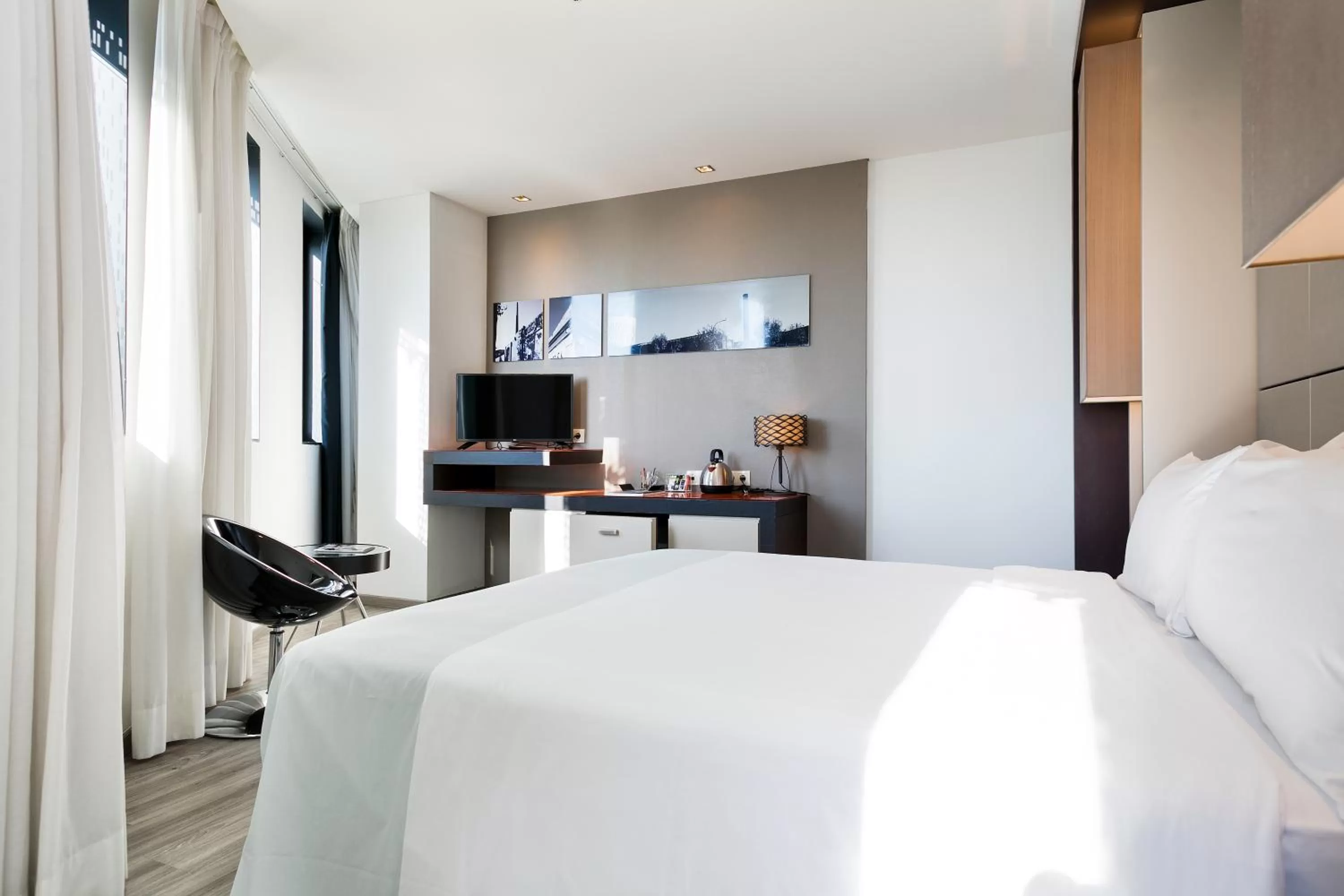 Bed in Hotel Barcelona Condal Mar Affiliated by Meliá