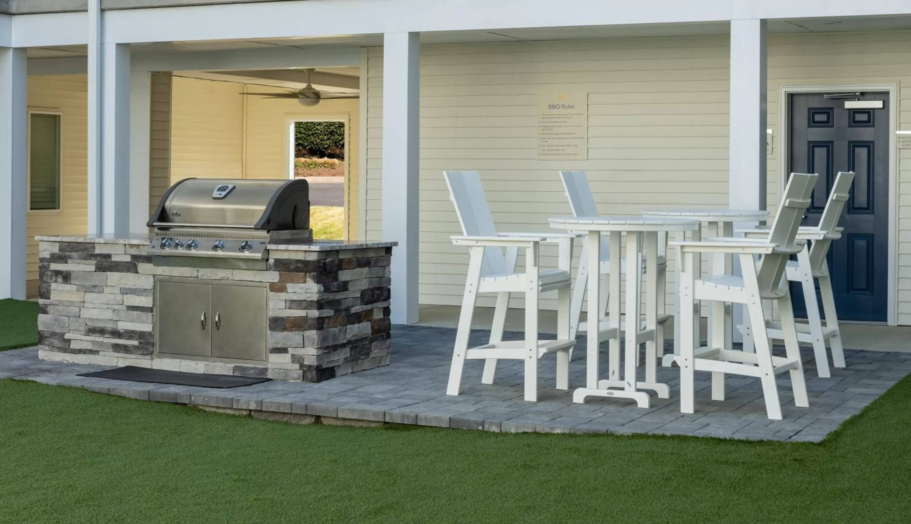 Patio in stayAPT Suites Alexandria-Fort Belvoir