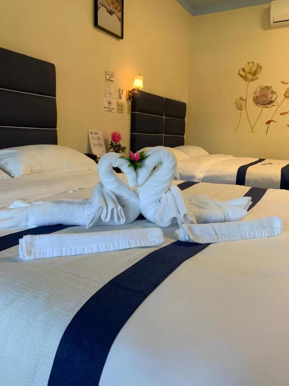 Bedroom, Bed in Sunshine View Hotel and Restaurant