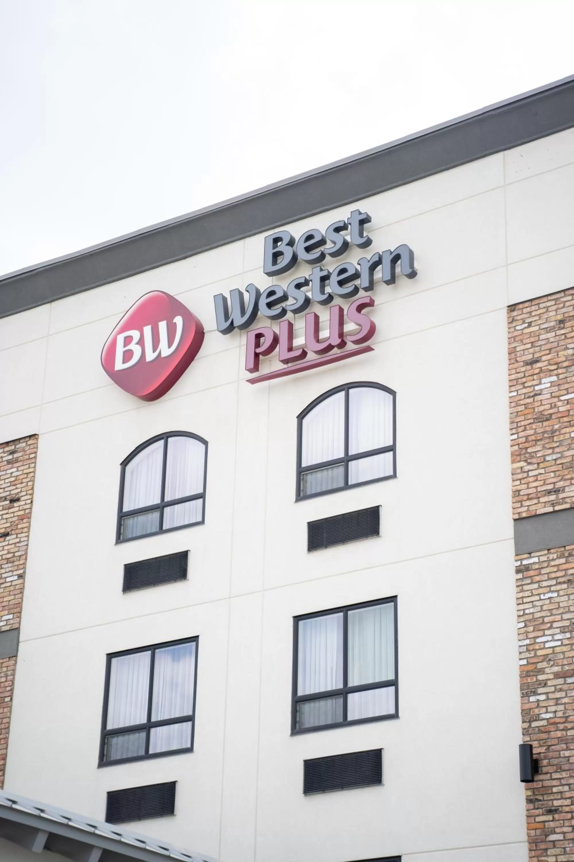 Property building in Best Western Plus Airdrie Gateway