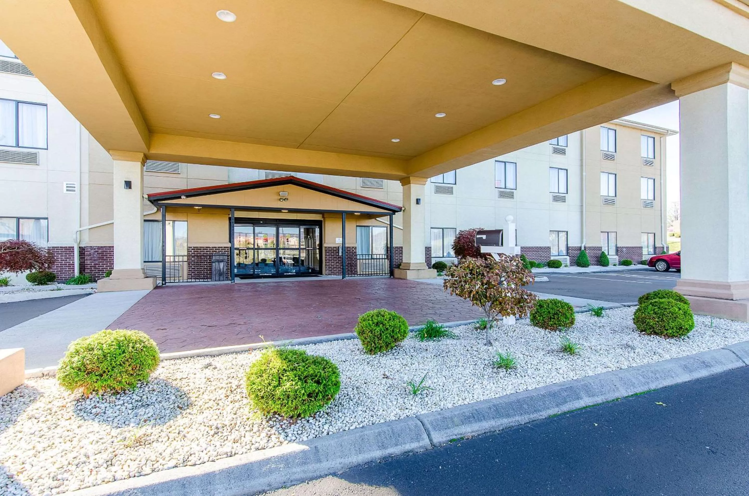 Property building in Comfort Suites Wytheville near Conference Center