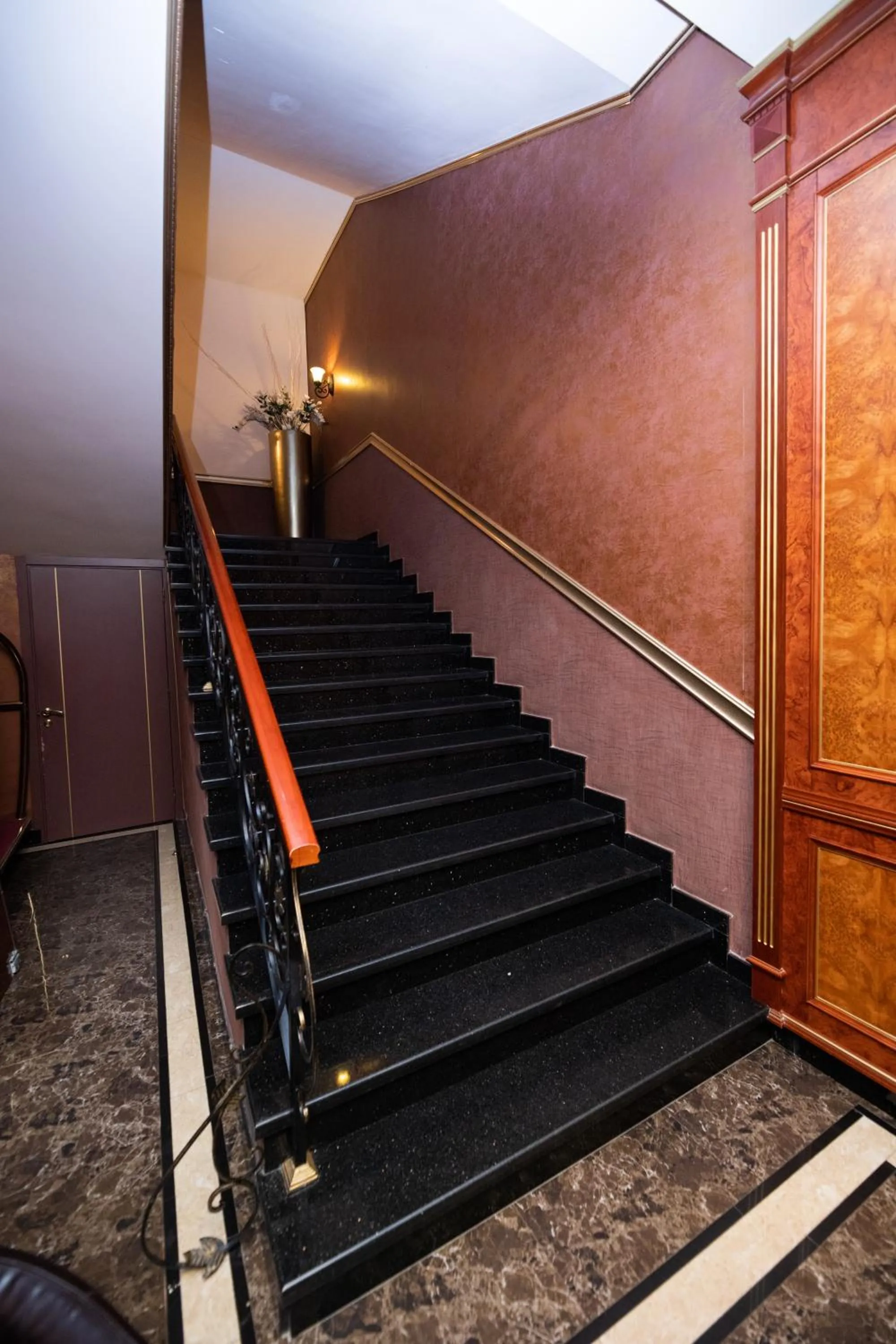 Area and facilities in Diamond Hotel Yerevan