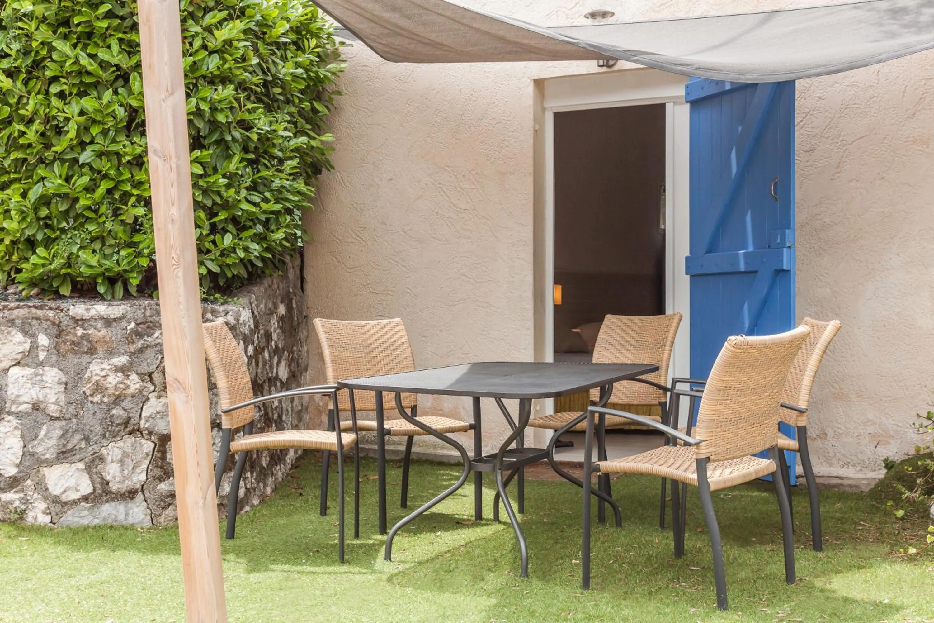 Patio in Hotel Cayrons Vence & St Paul de Vence