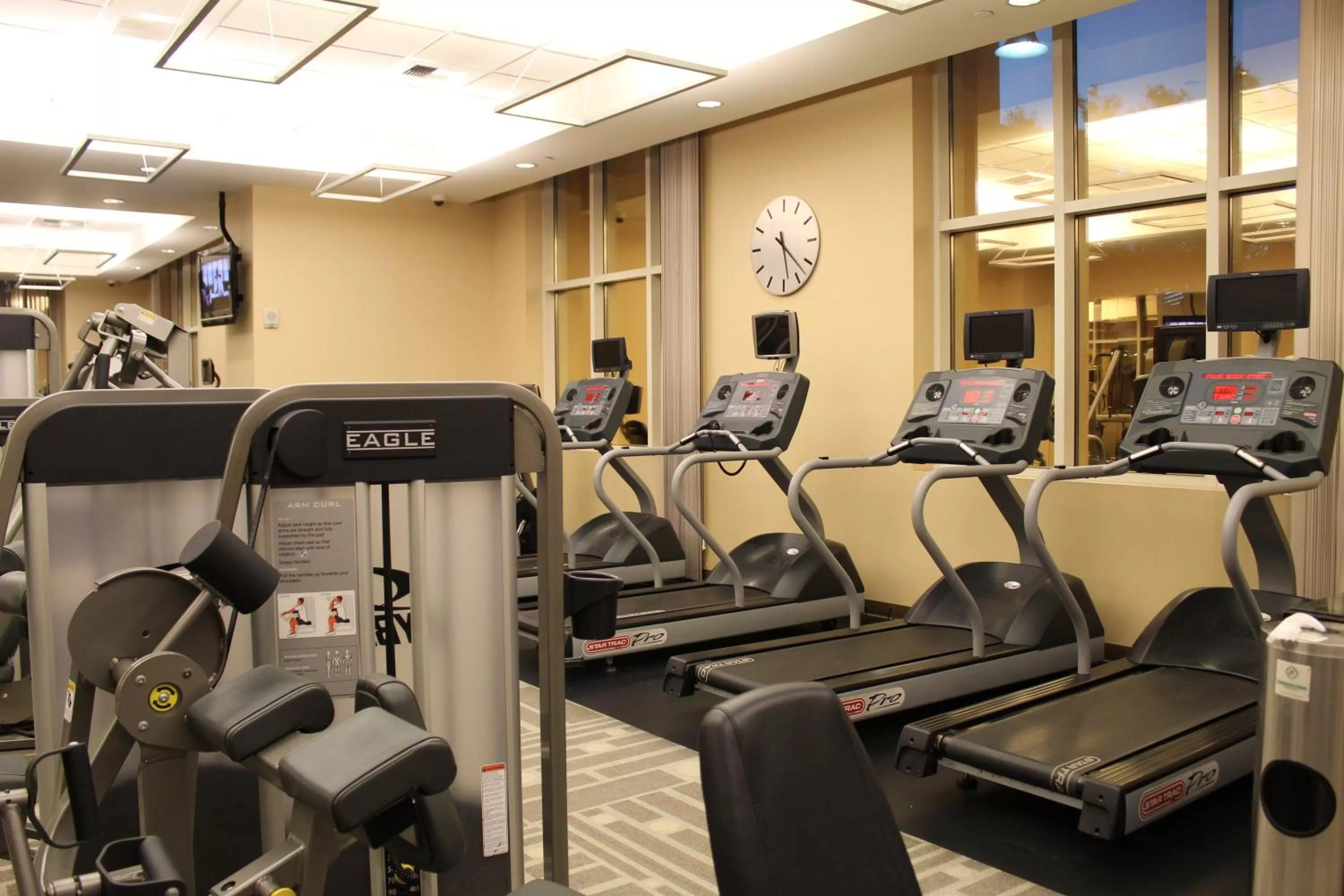 Fitness centre/facilities in Luxury Suites International at The Signature