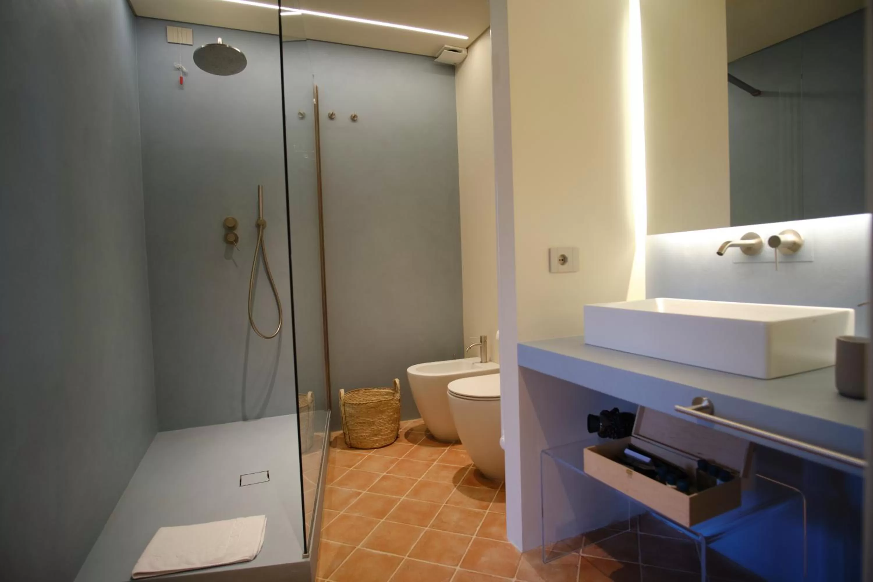 Shower in Badia Giulia Prestigious Historical B&B, Camaiore - Adults Only - No Pets