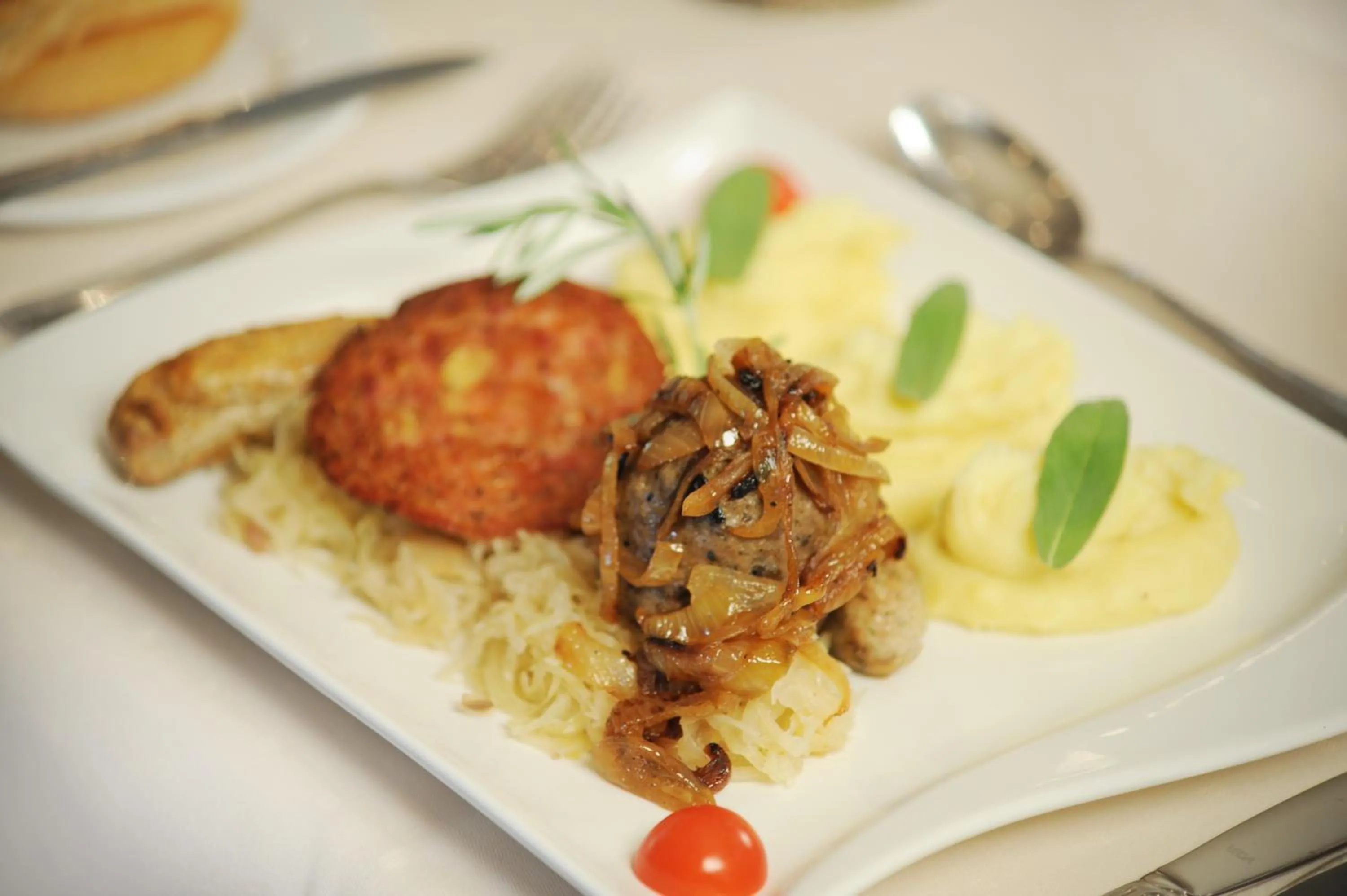 Food and drinks in Mercure Hotel Bad Duerkheim An Den Salinen