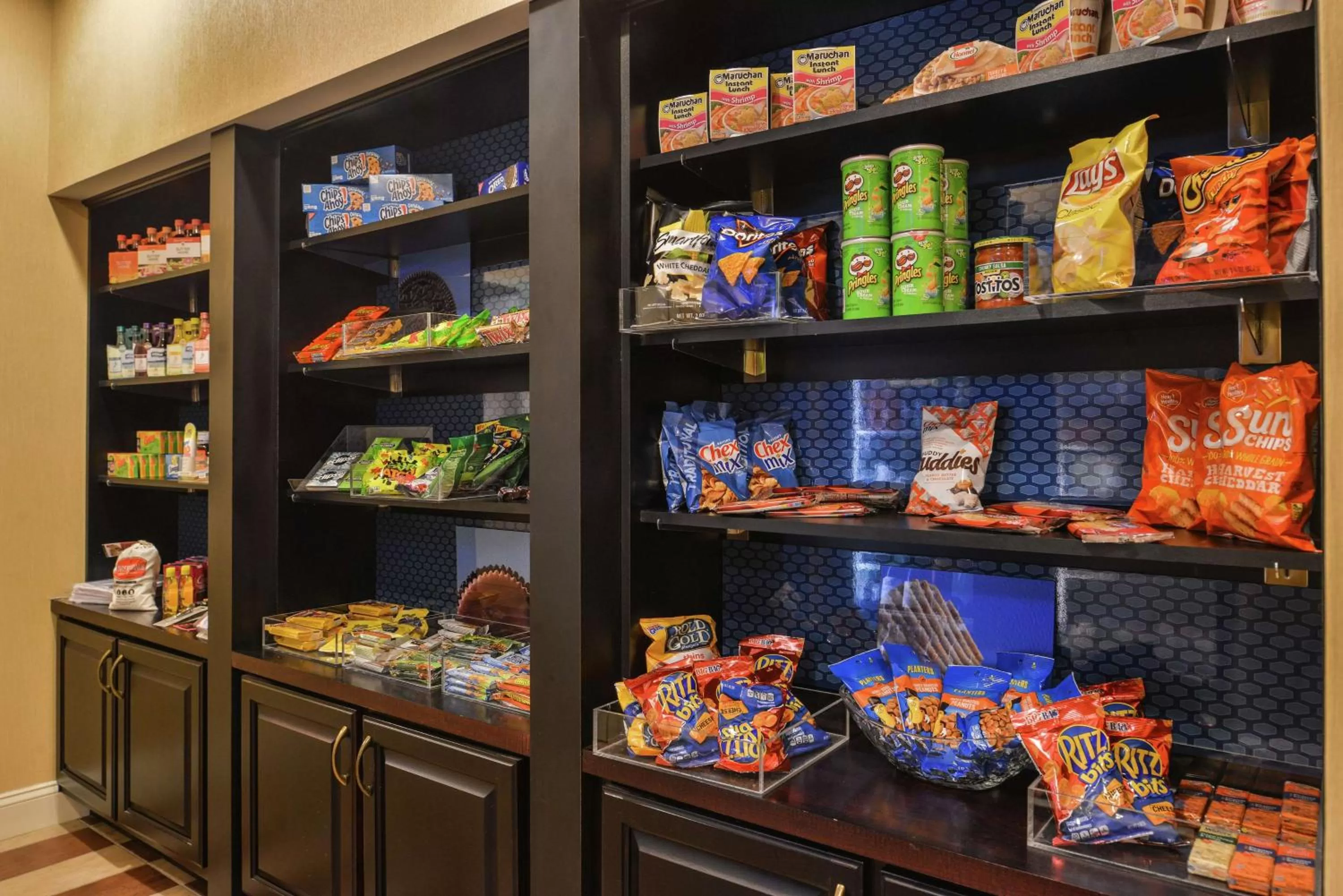 Restaurant/places to eat in Hampton Inn Jackson-College Avenue