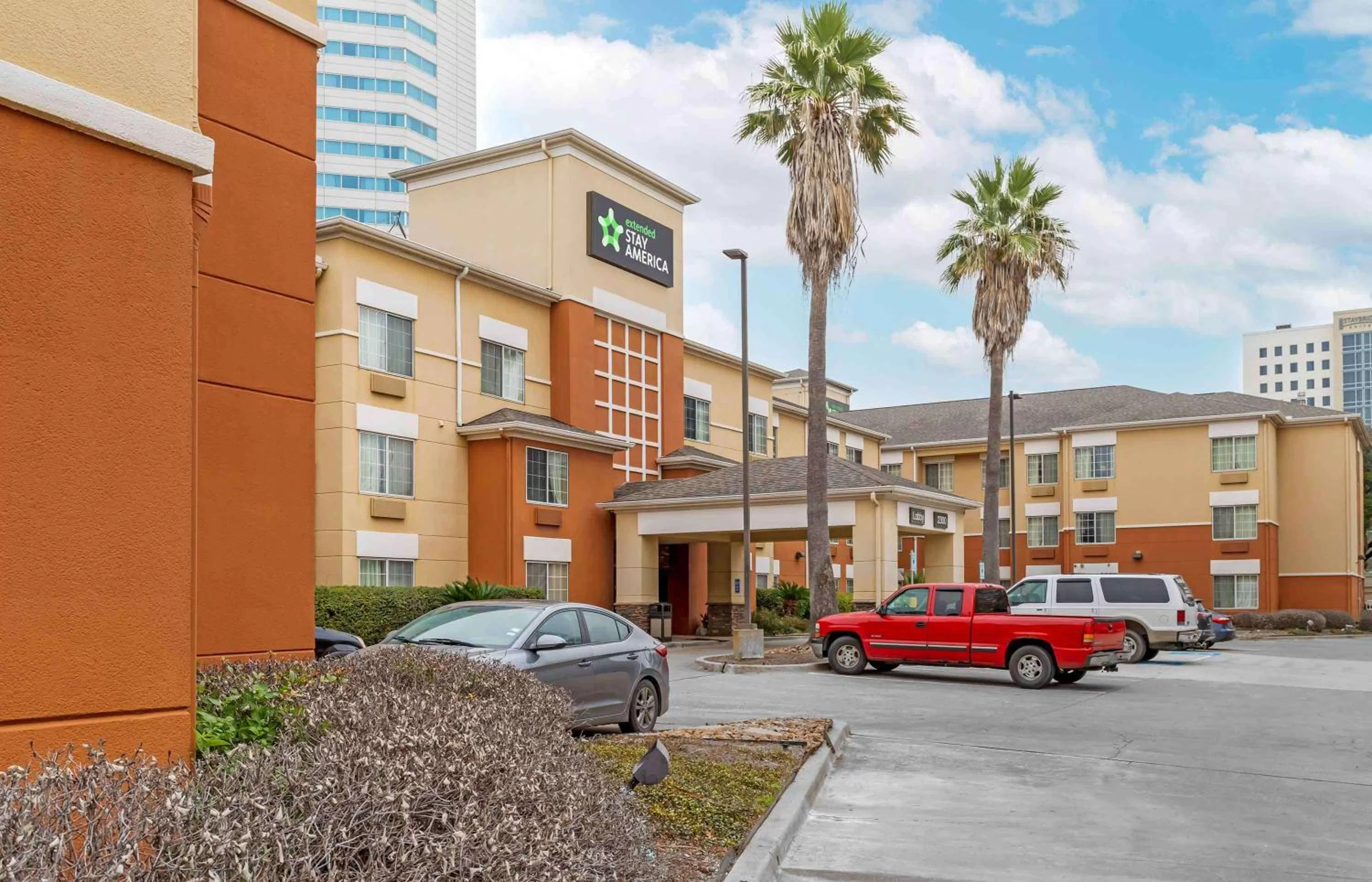 Property building in Extended Stay America Suites - Houston - Galleria - Uptown