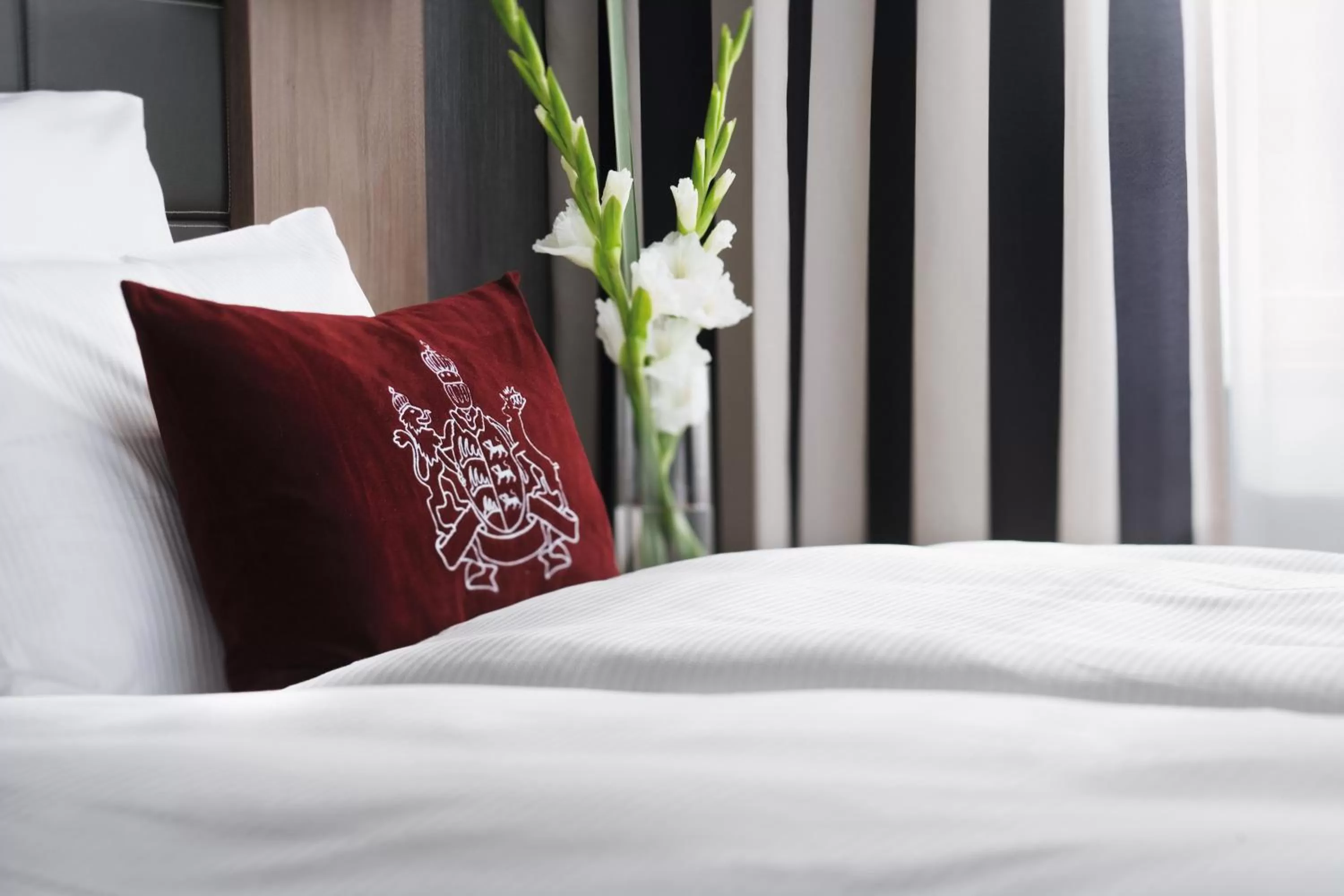 Bed in Mövenpick Hotel Stuttgart Airport