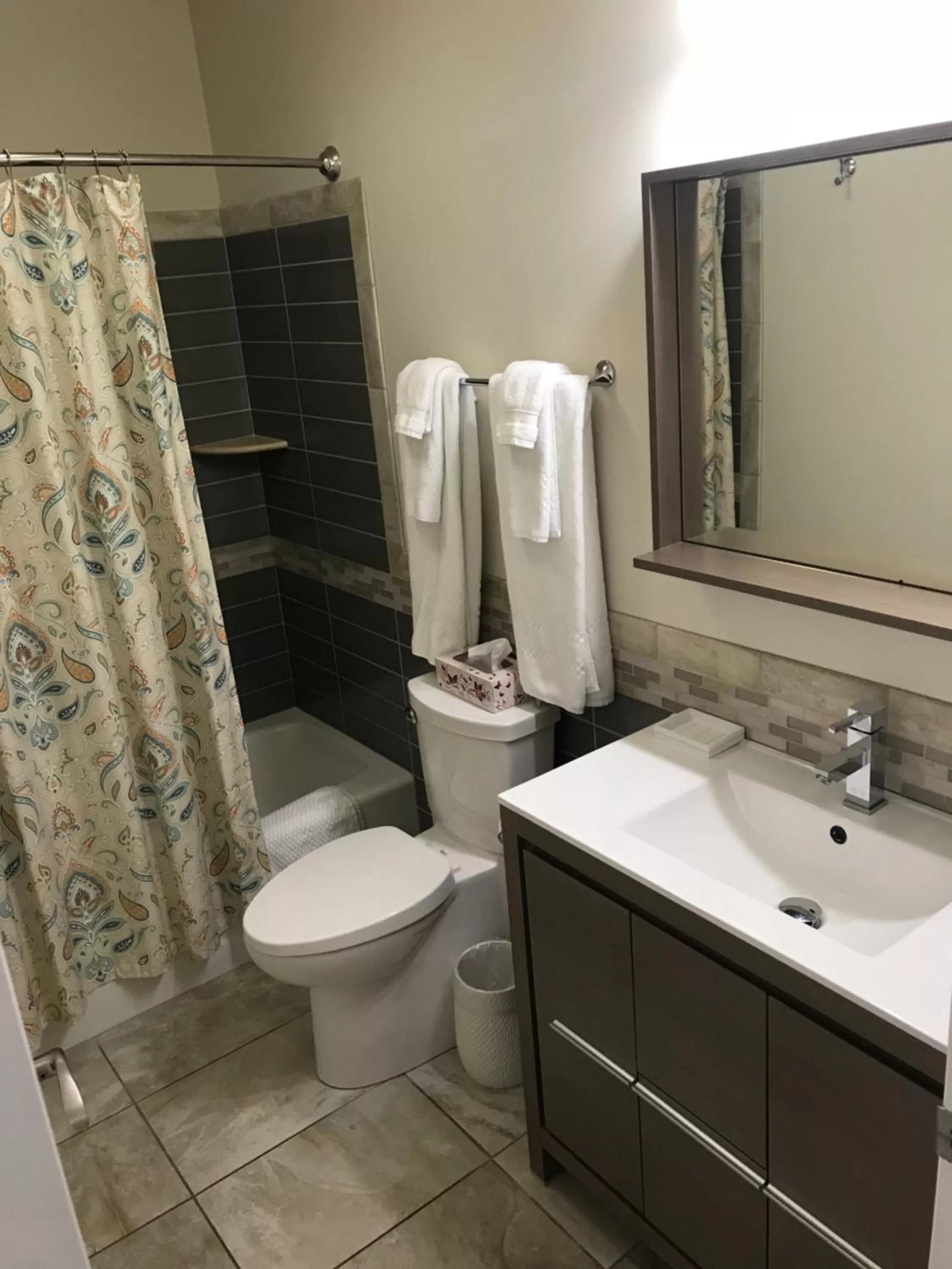Shower, Bathroom in Elaine's Cape May Boutique Hotel