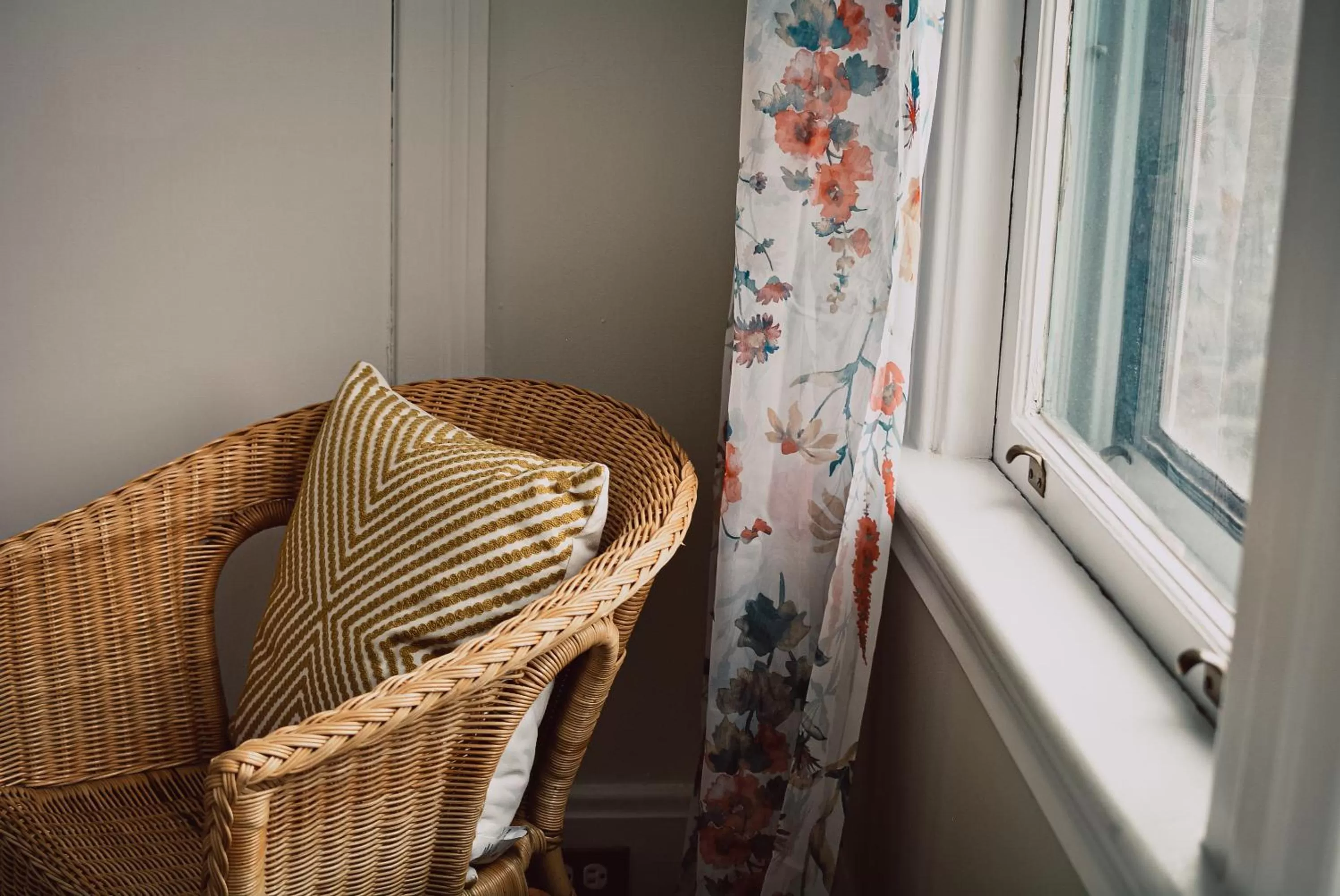 Hill Road Manor Bed & Breakfast