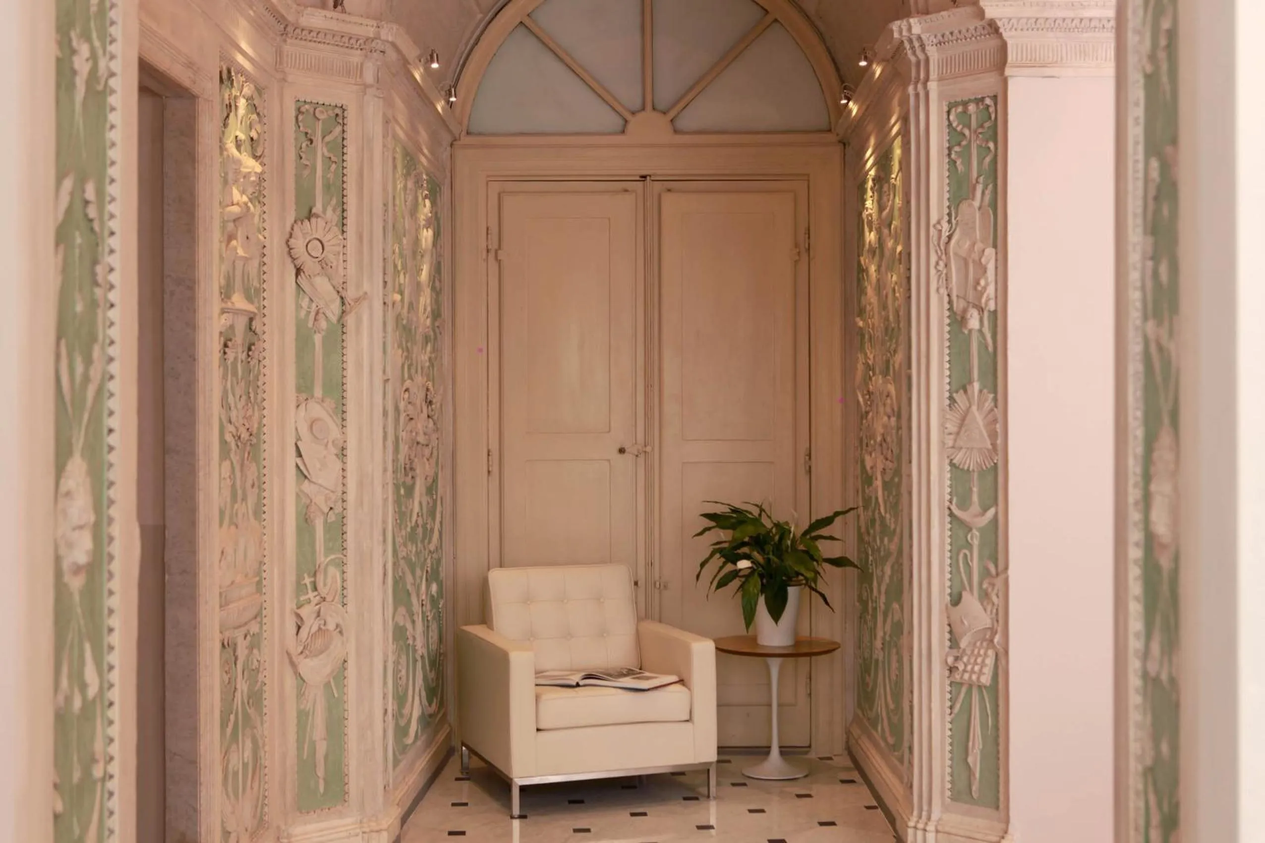 Decorative detail in Hotel Le Nuvole Residenza d'Epoca