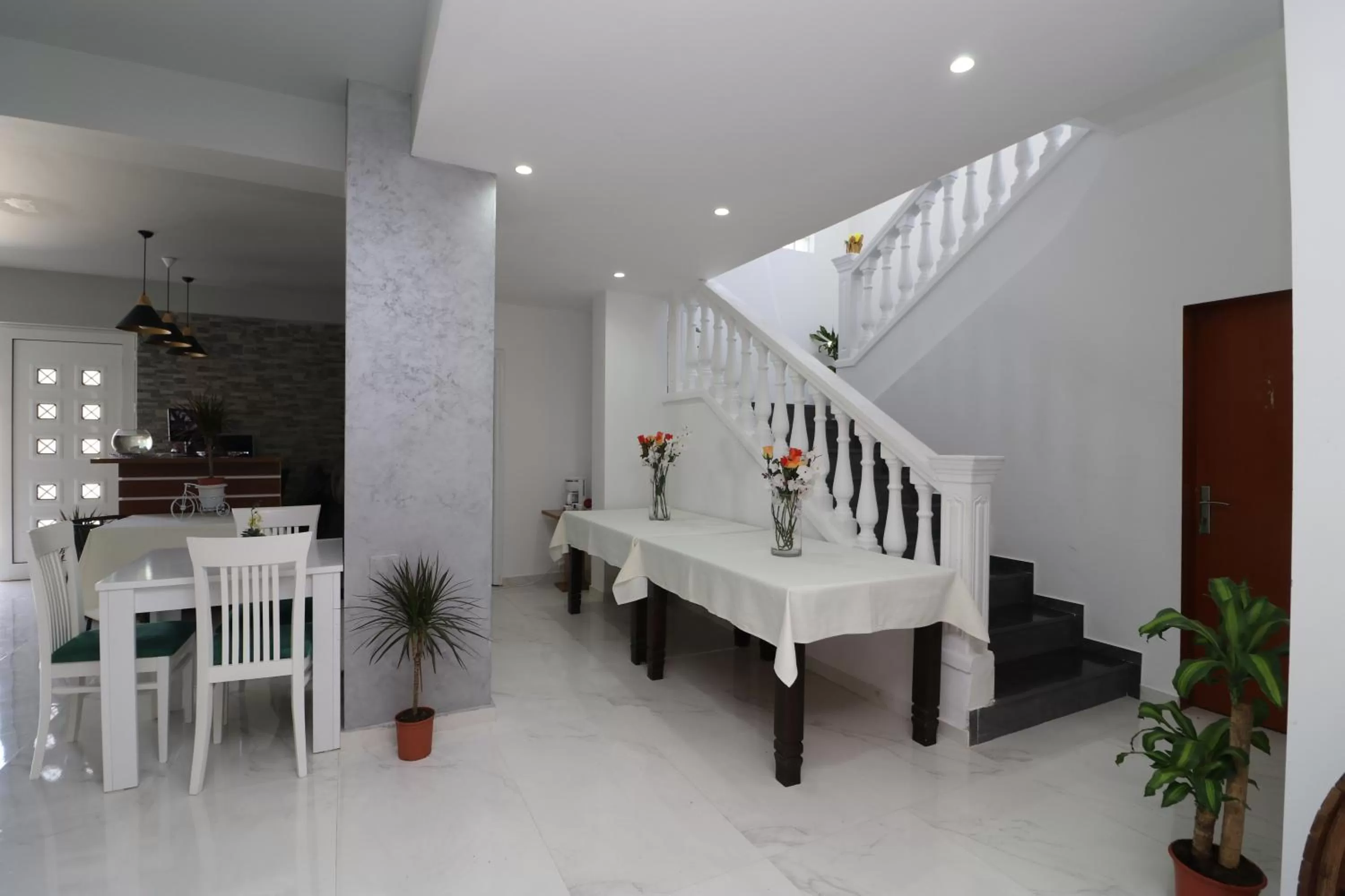 Lobby or reception, Restaurant/Places to Eat in HOTEL KRISTAL