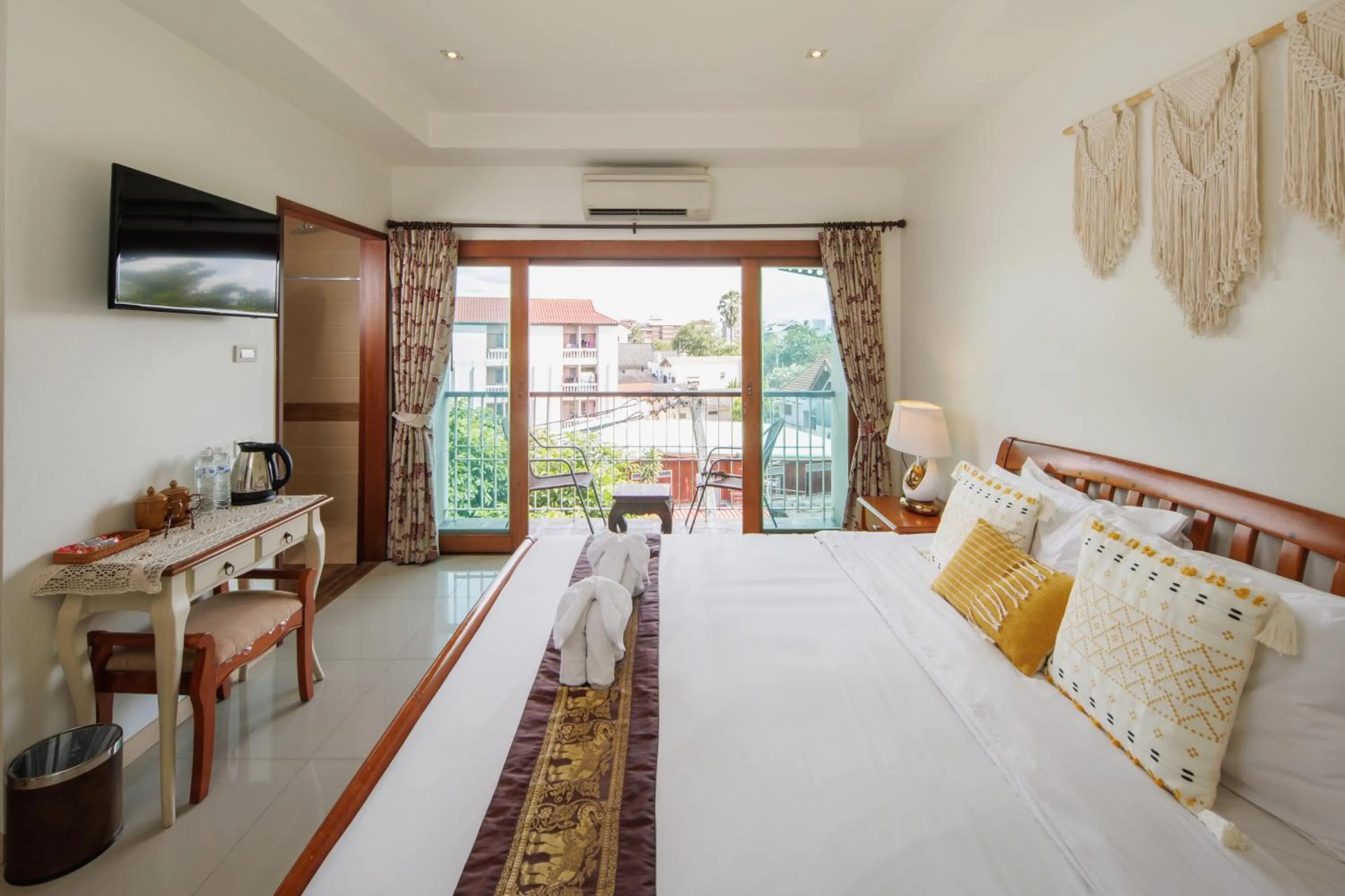 Bed in Rendezvous Classic House