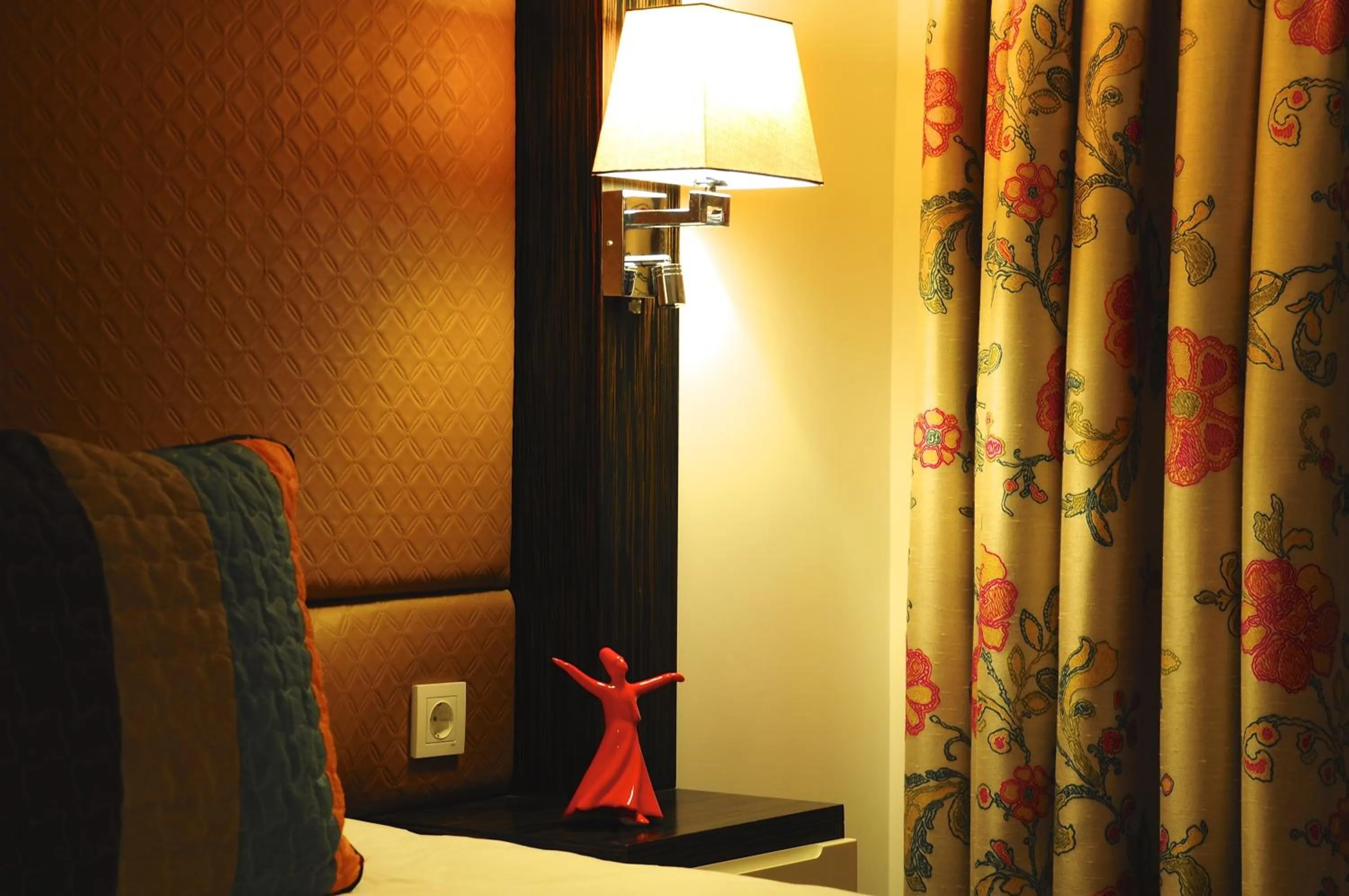 Bed in Ottopera Hotel