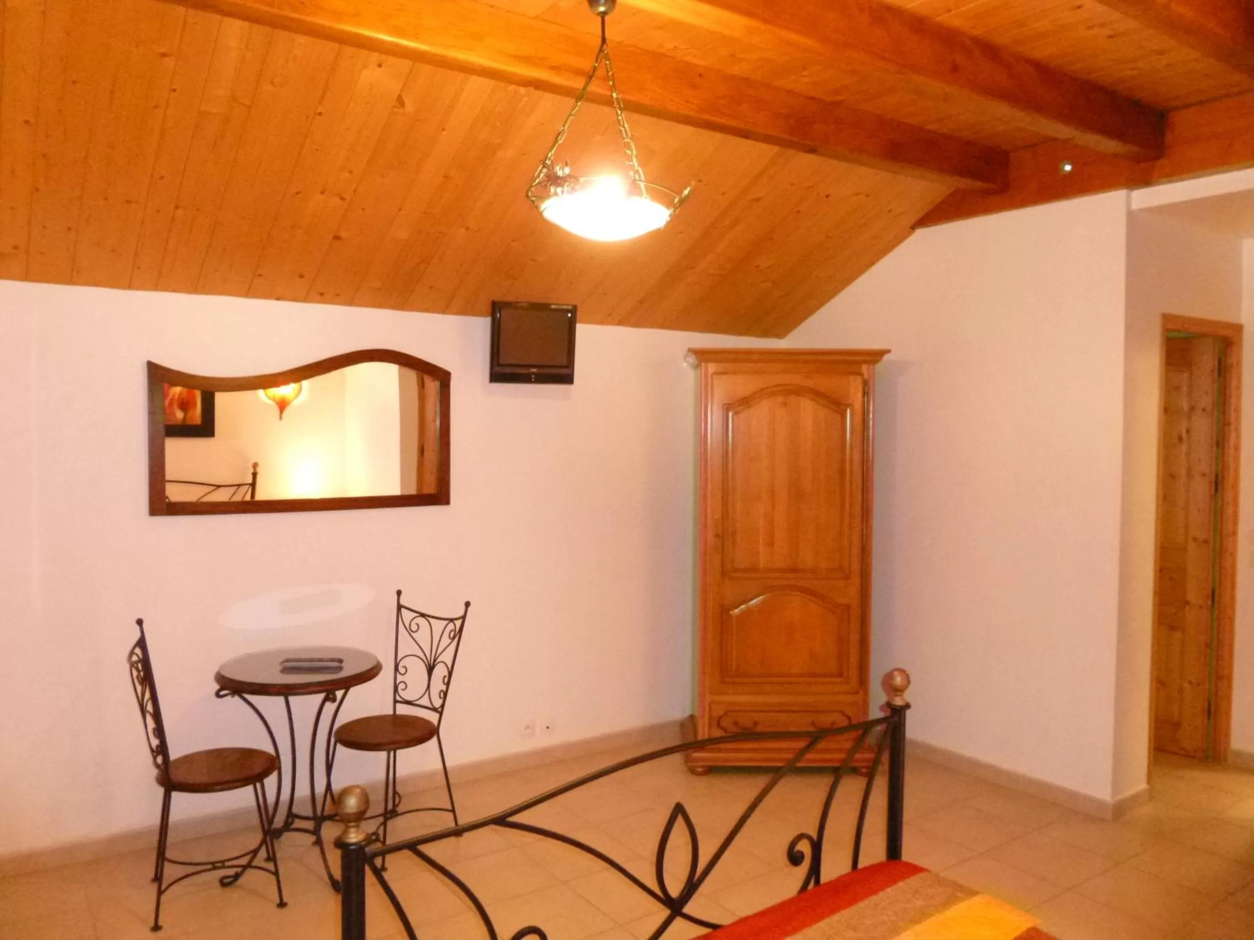 Photo of the whole room in Ferme Auberge du Bessard