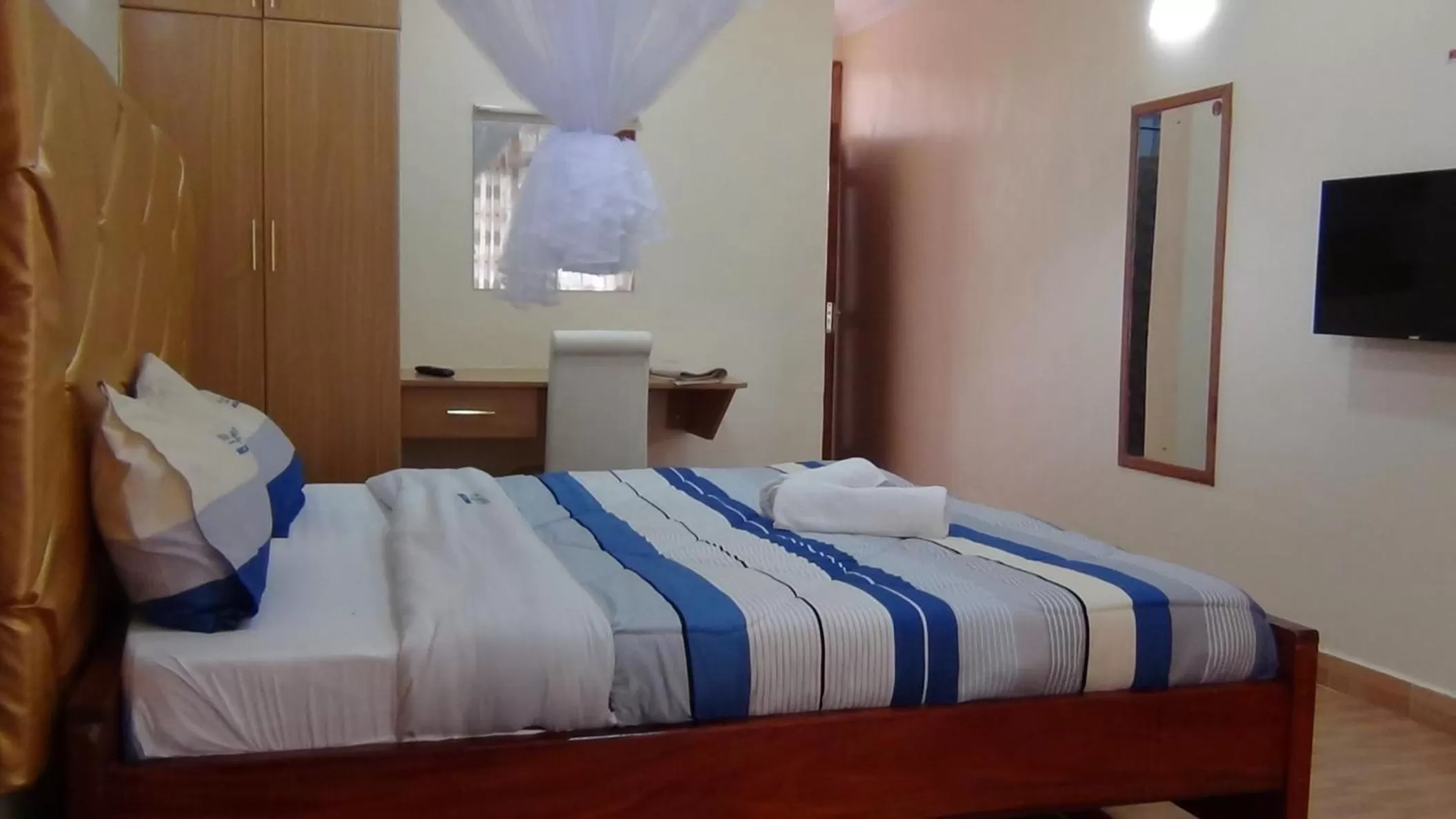 Bed in Vienna Woods Hotel Nakuru