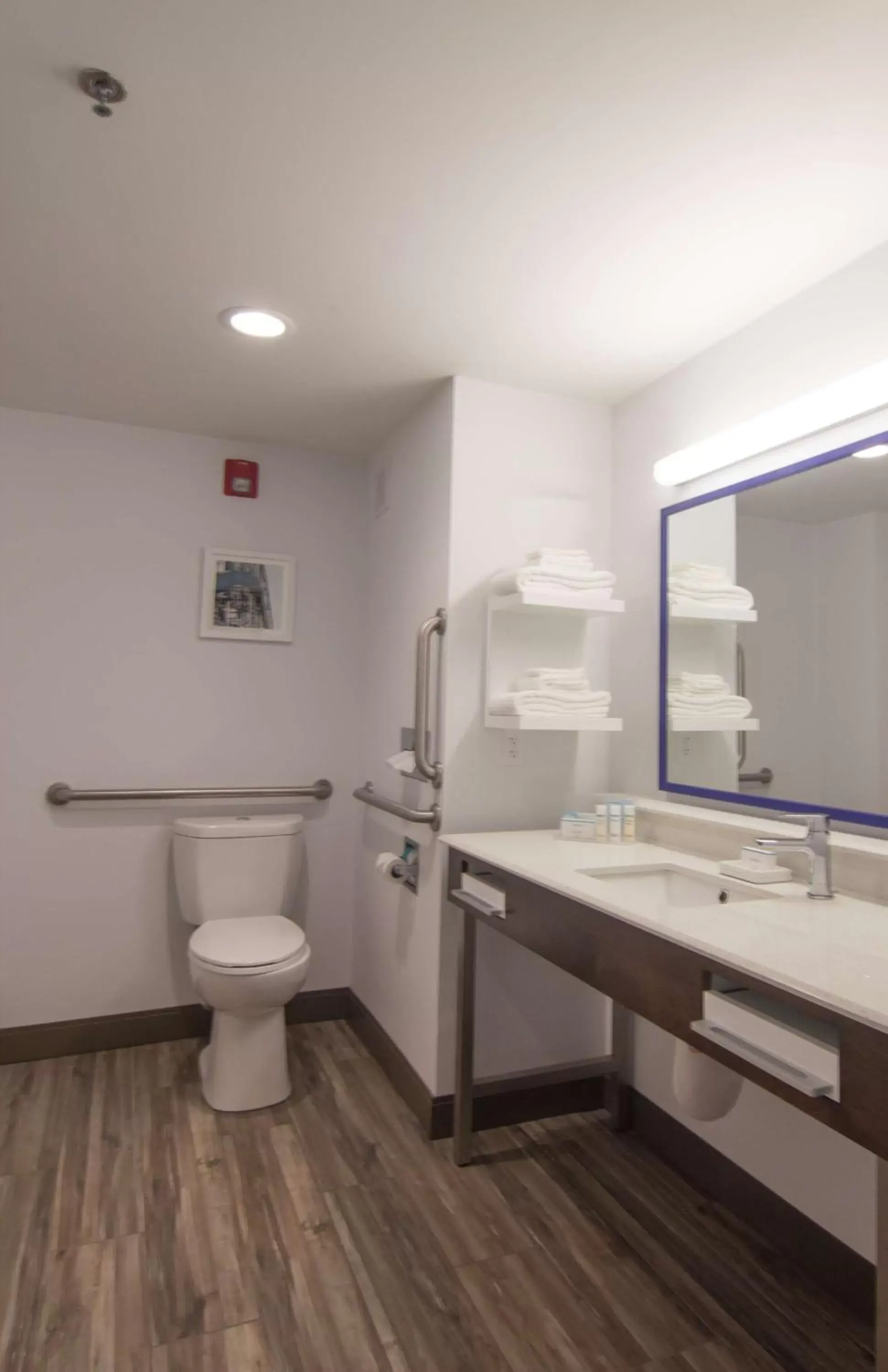 King Studio Suite - Mobility Access/Non-Smoking in Hampton Inn Medina King Studio Suite - Mobility Access/Non-Smoking in Hampton Inn Medina