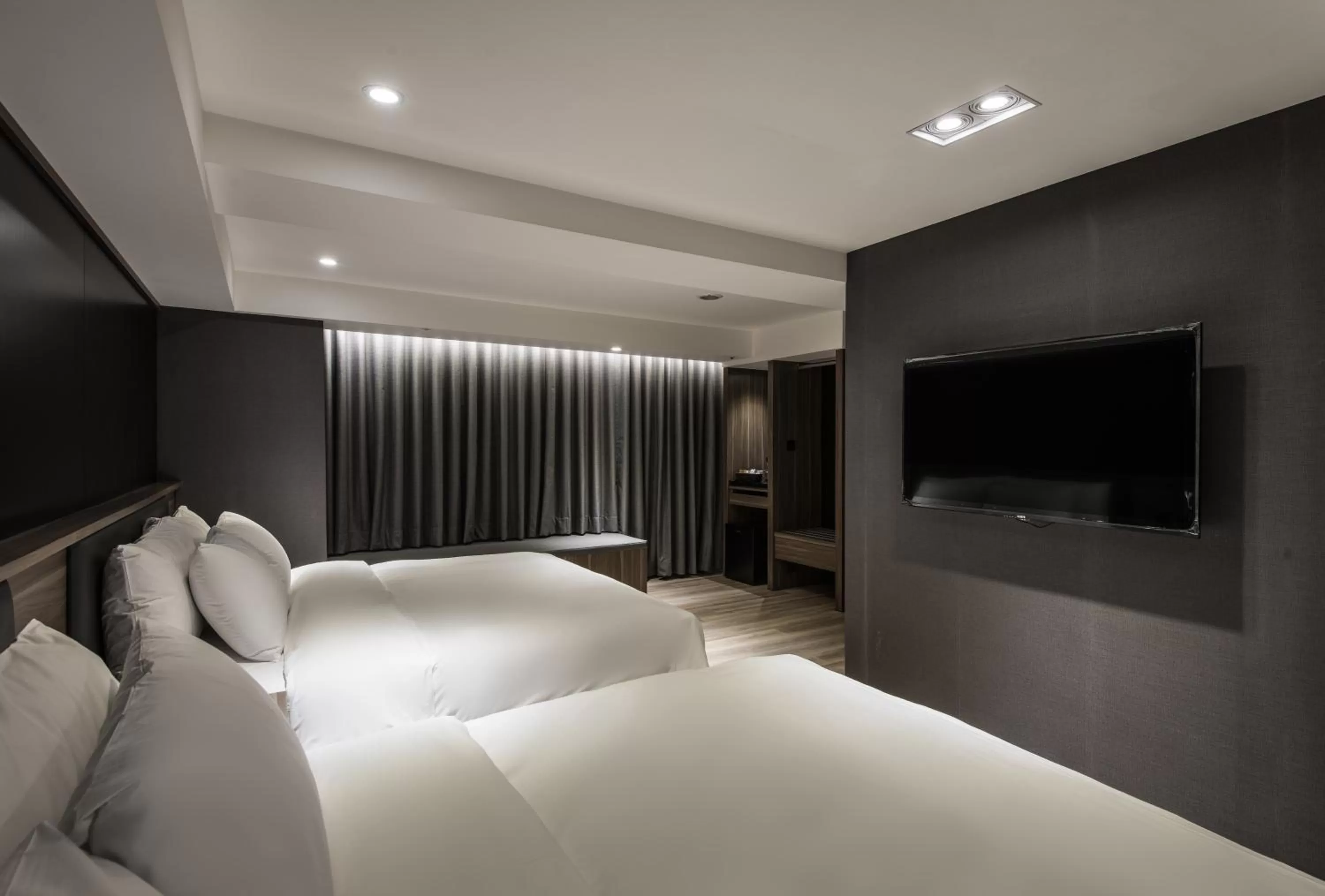 Bed in Autumn Willow Hotel