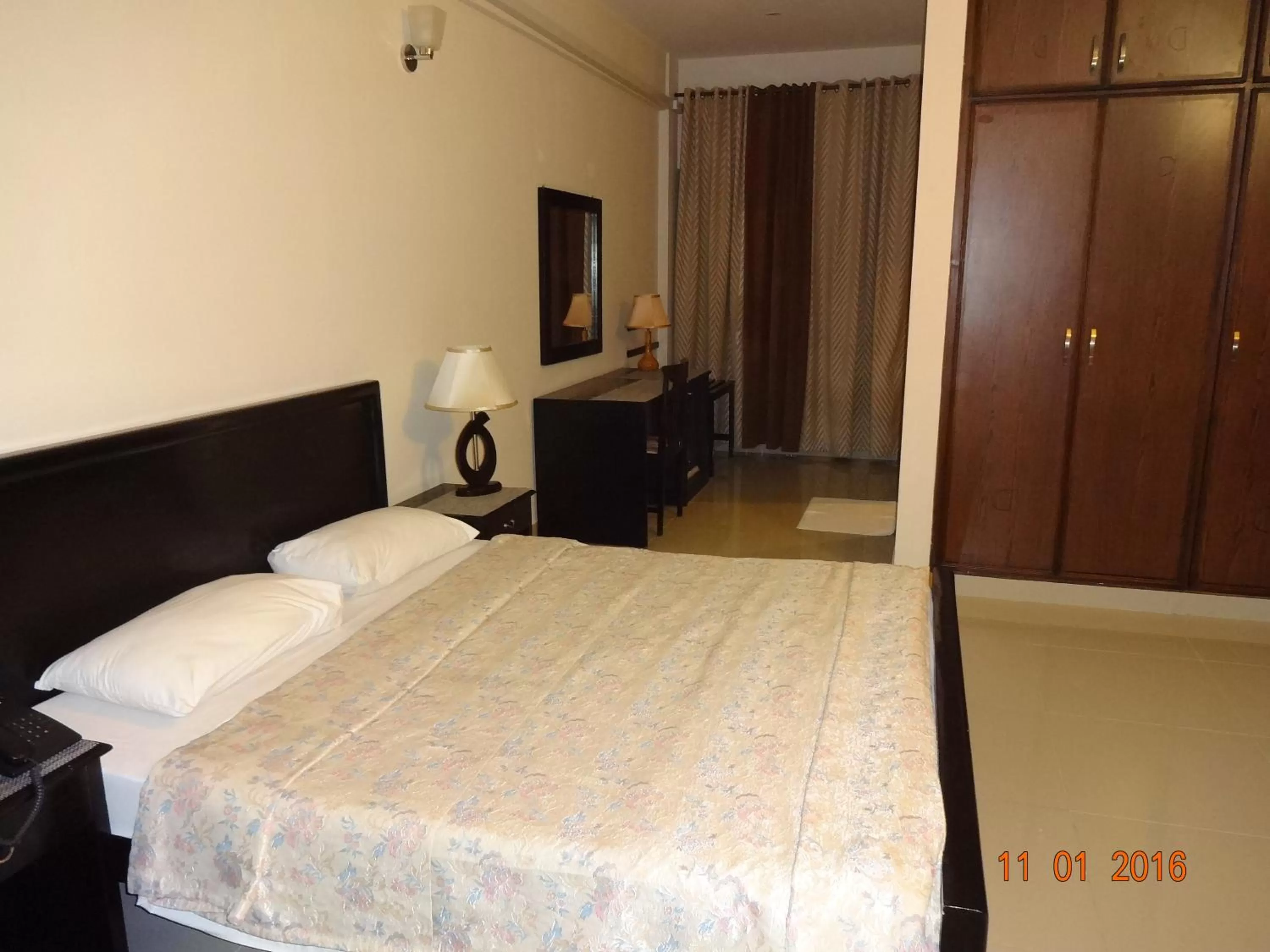 Photo of the whole room, Bed in Jasmine Inn