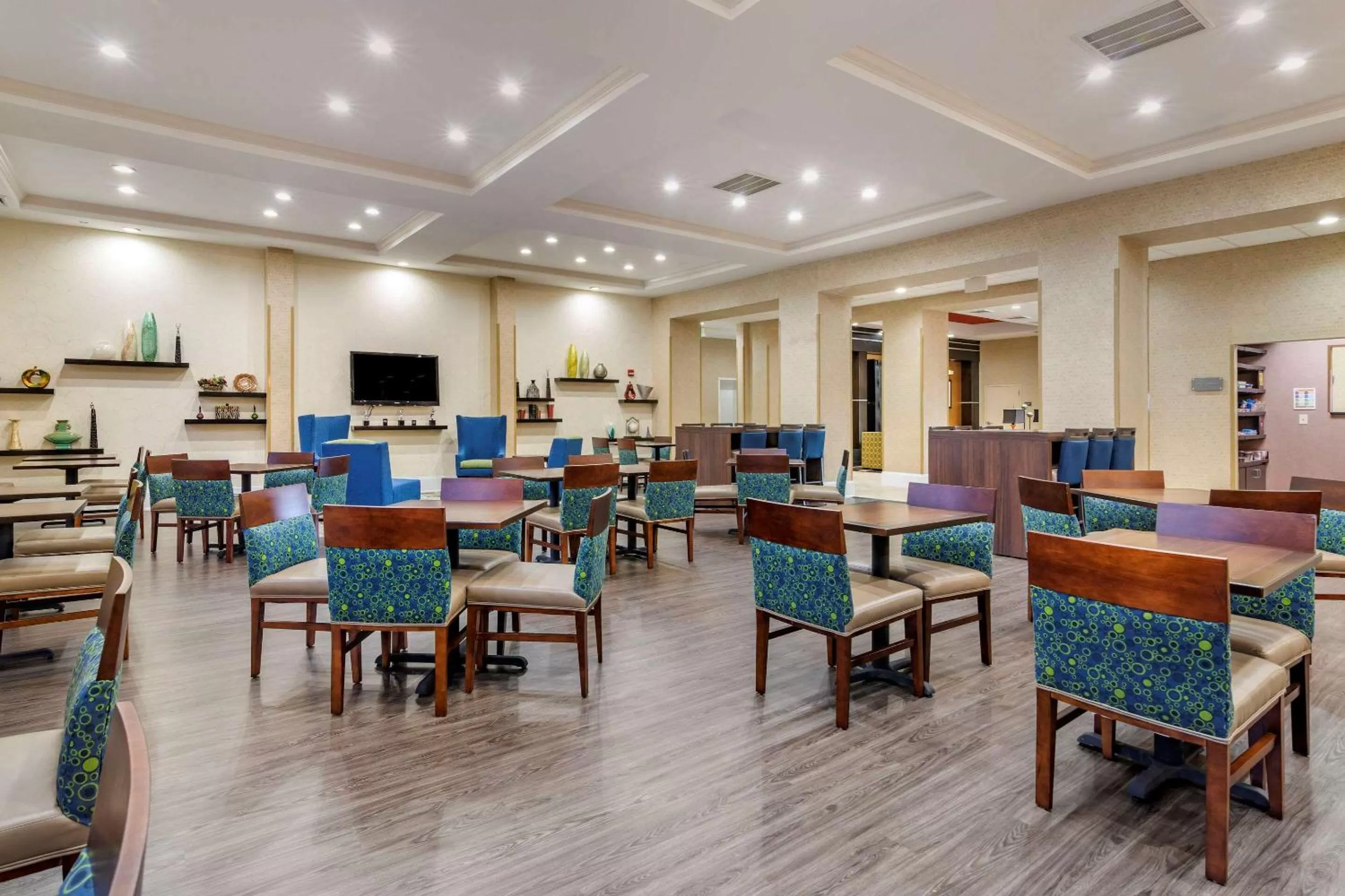 Restaurant/places to eat in Comfort Suites Florence I-95