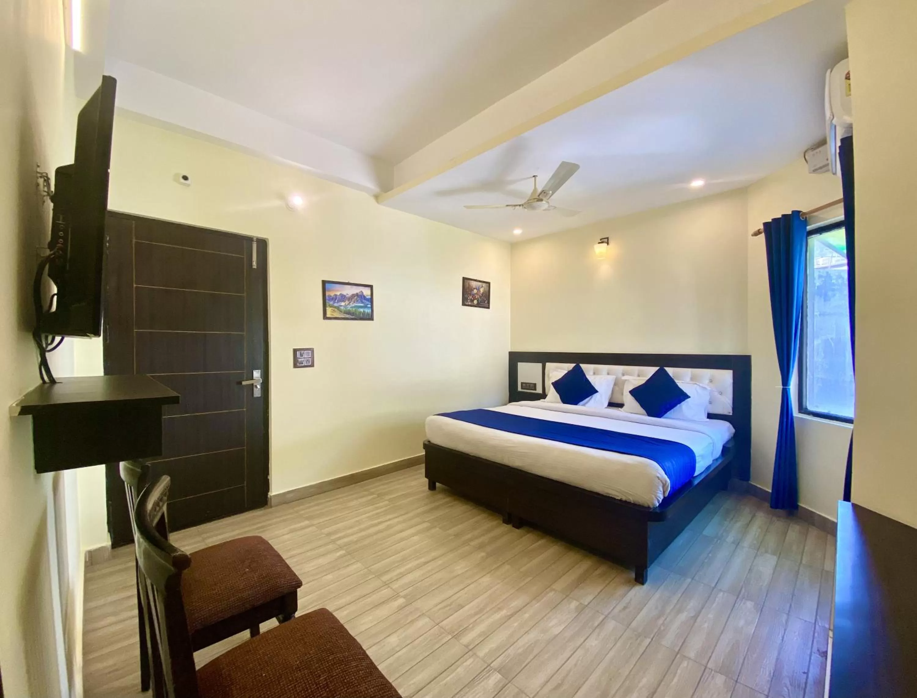 Standard Double Room in Hotel Ganga Elena Rishikesh