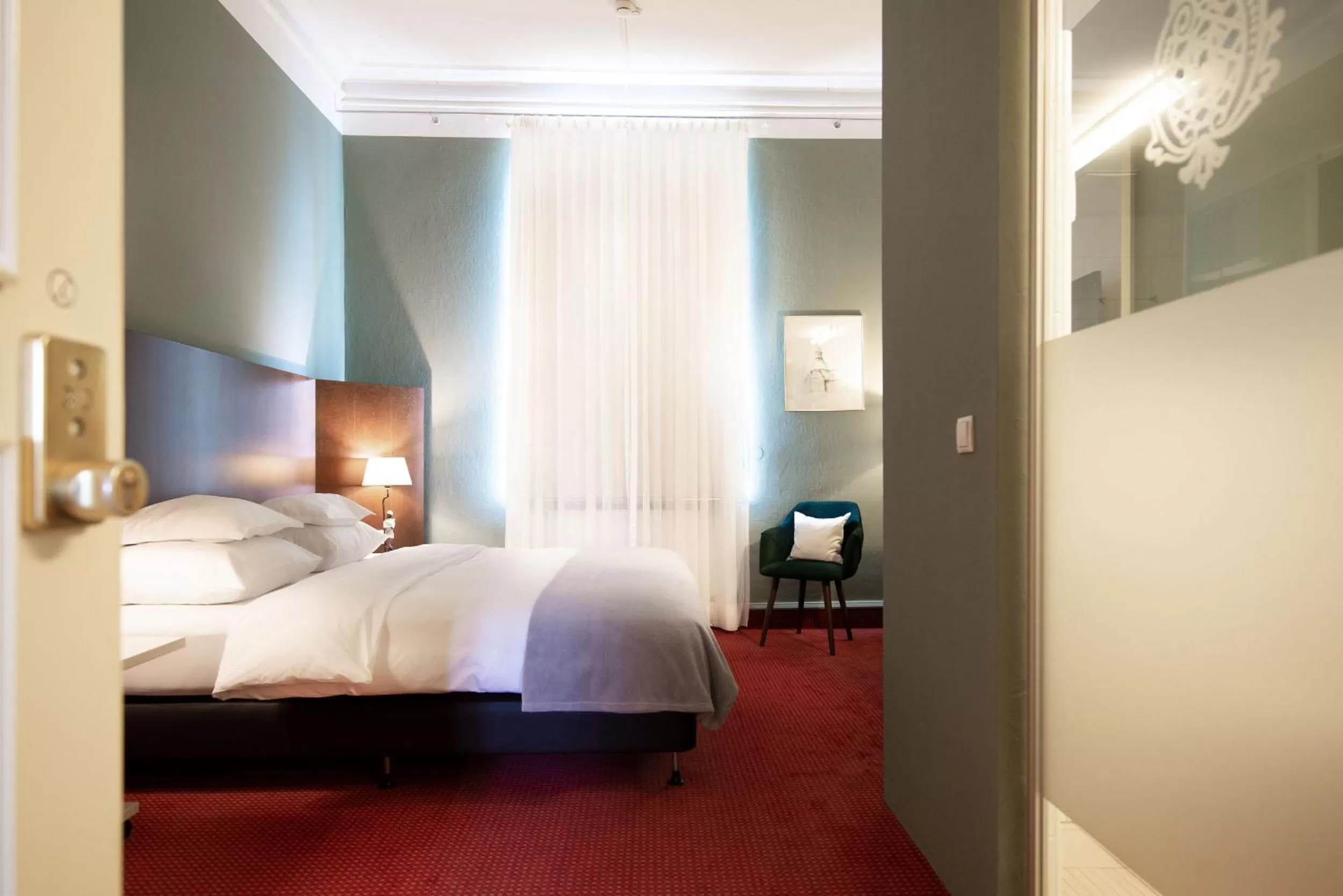 Photo of the whole room, Bed in Hotel Bamberger Hof Bellevue