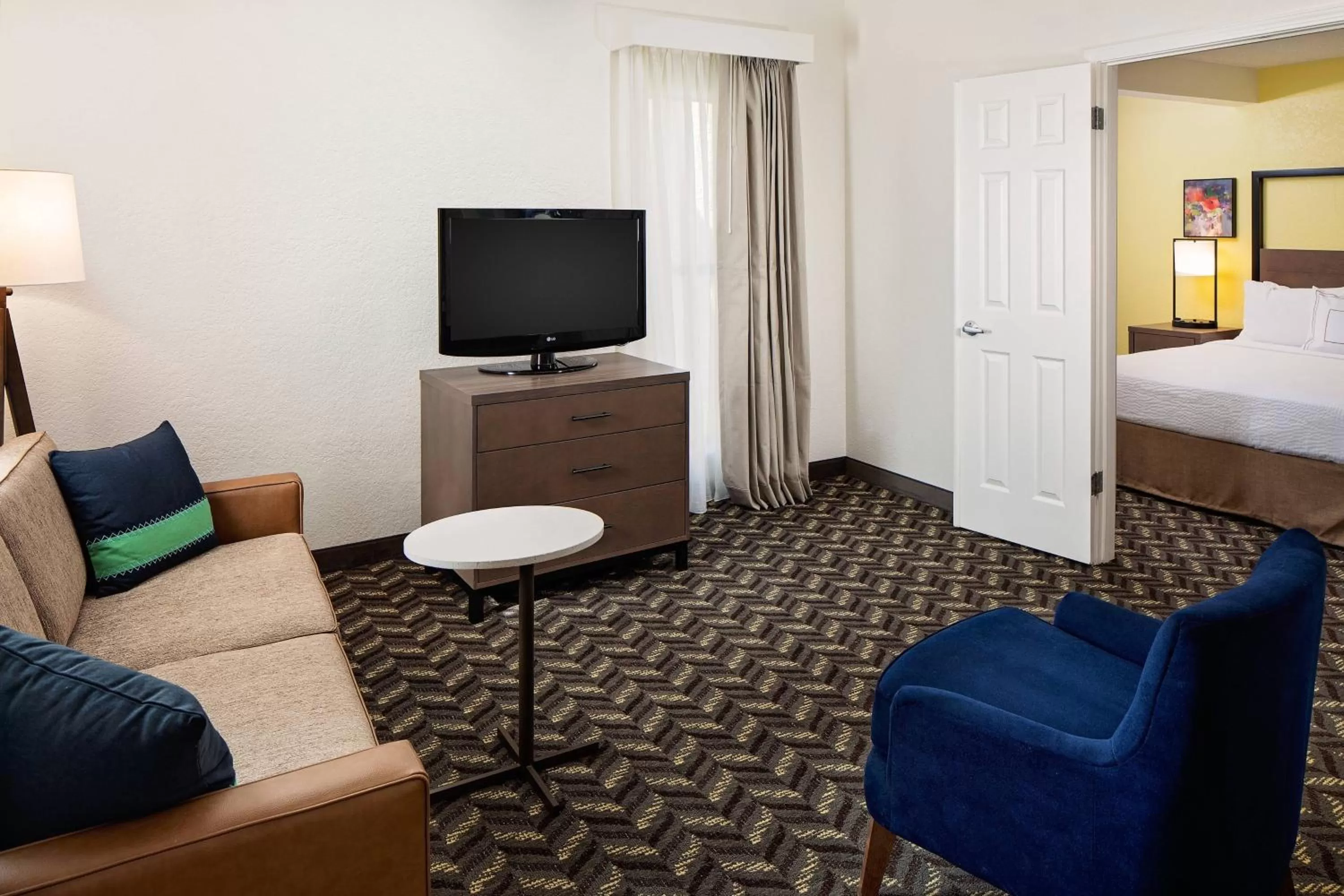 Photo of the whole room, Bed in Residence Inn Sunnyvale Silicon Valley I