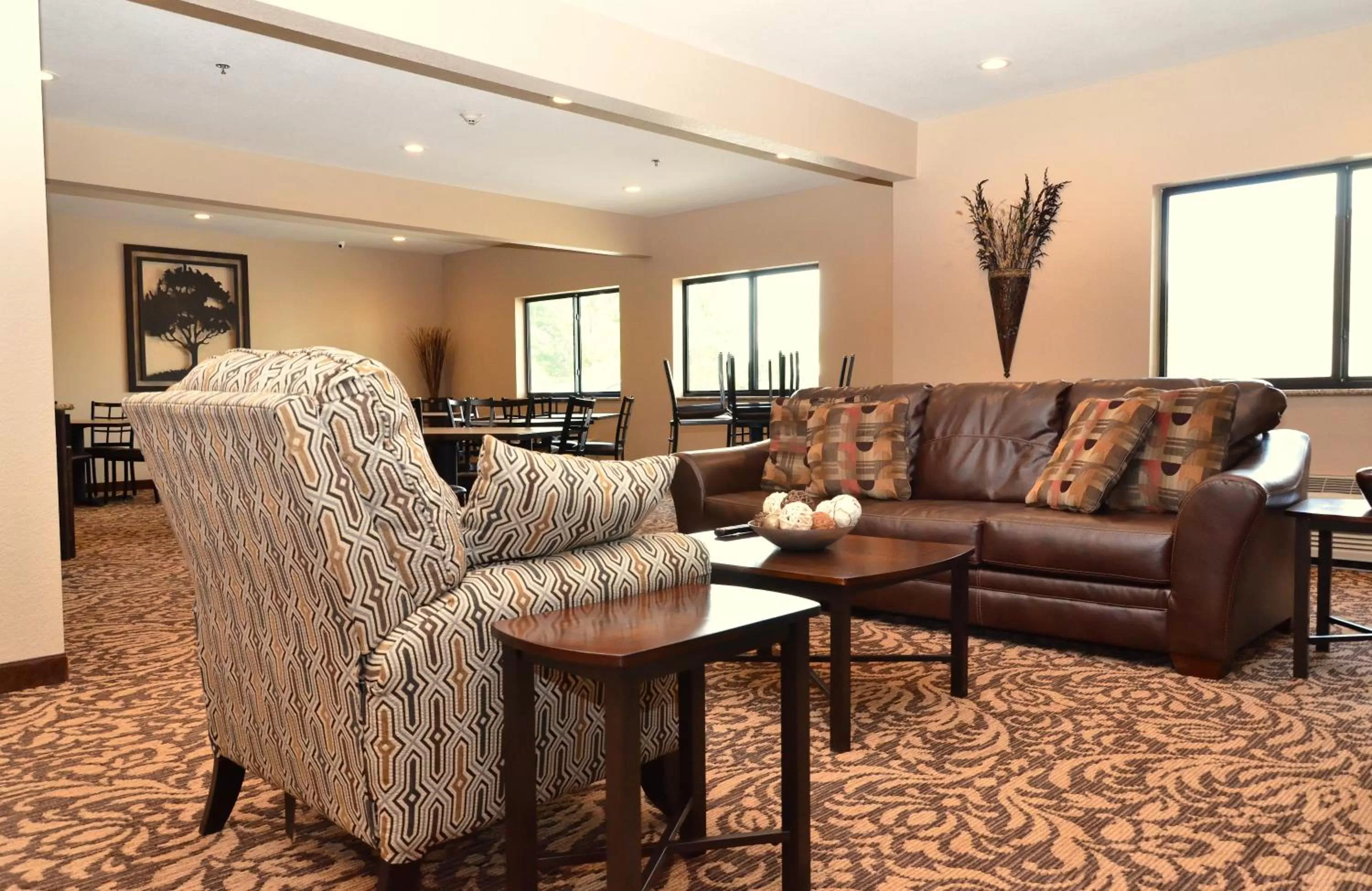 Lobby or reception in Cobblestone Inn & Suites - Clarion