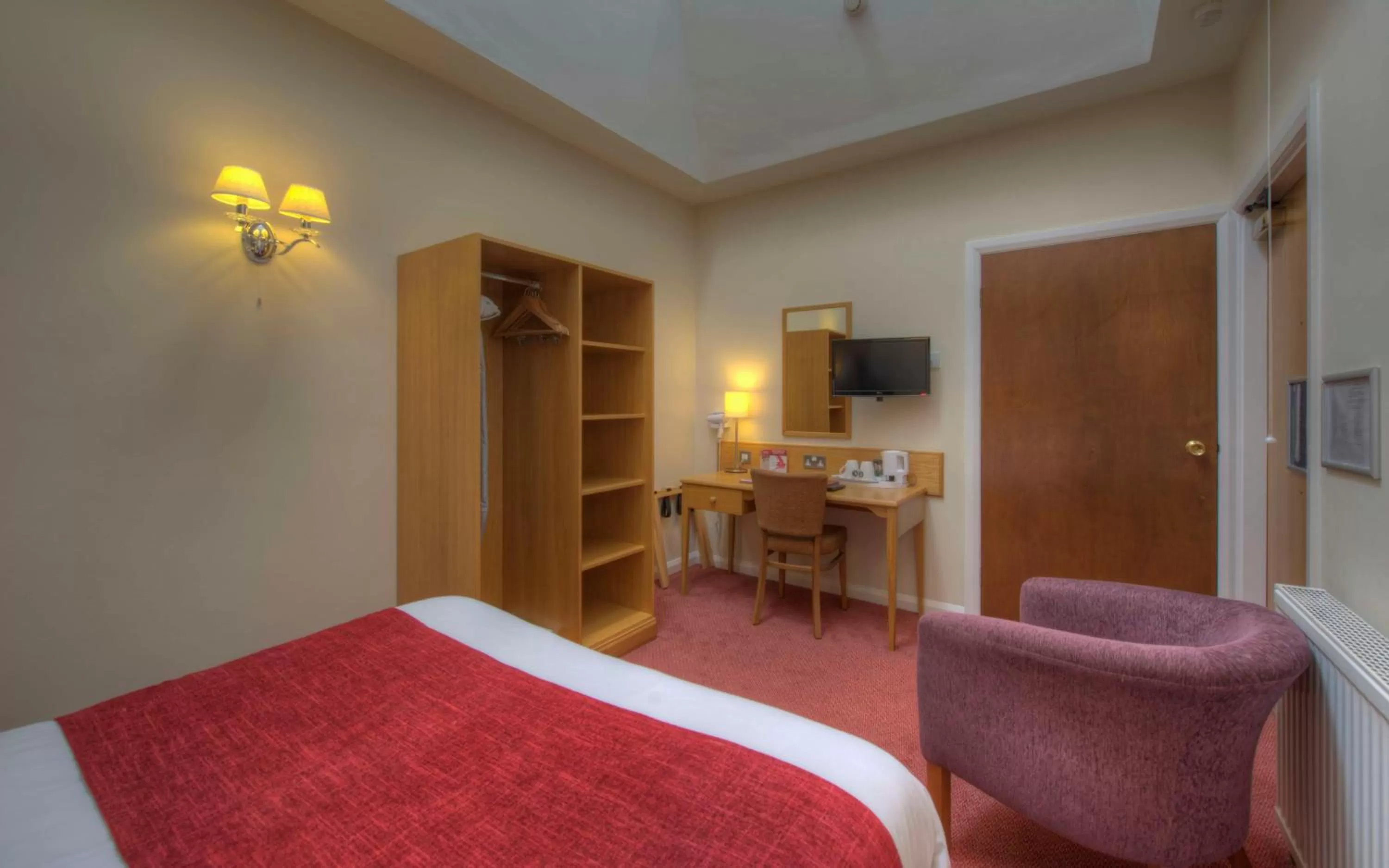 Bed in Kingstown Hotel by Greene King Inns