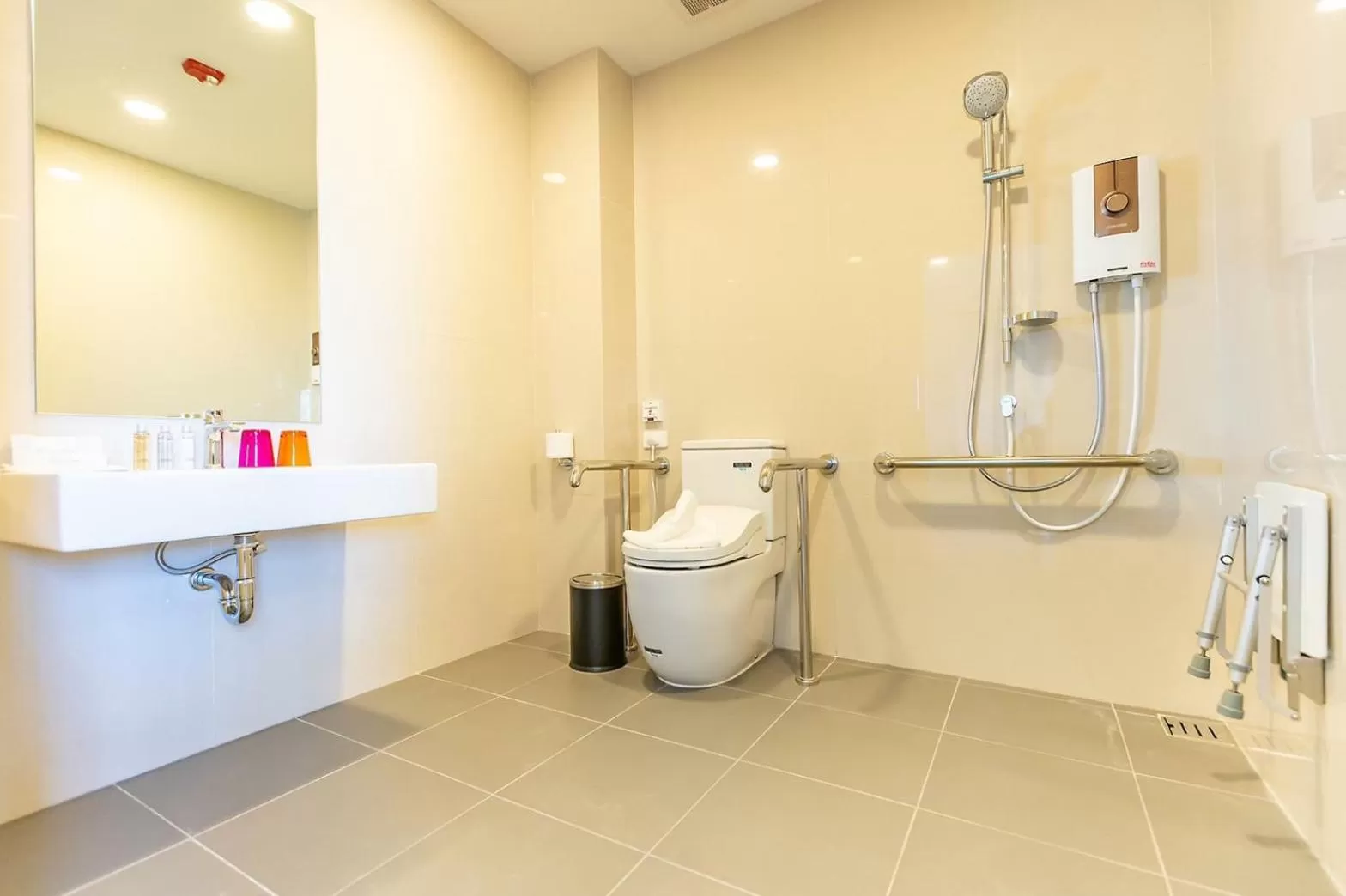 Shower in Centre Point Prime Hotel Pattaya