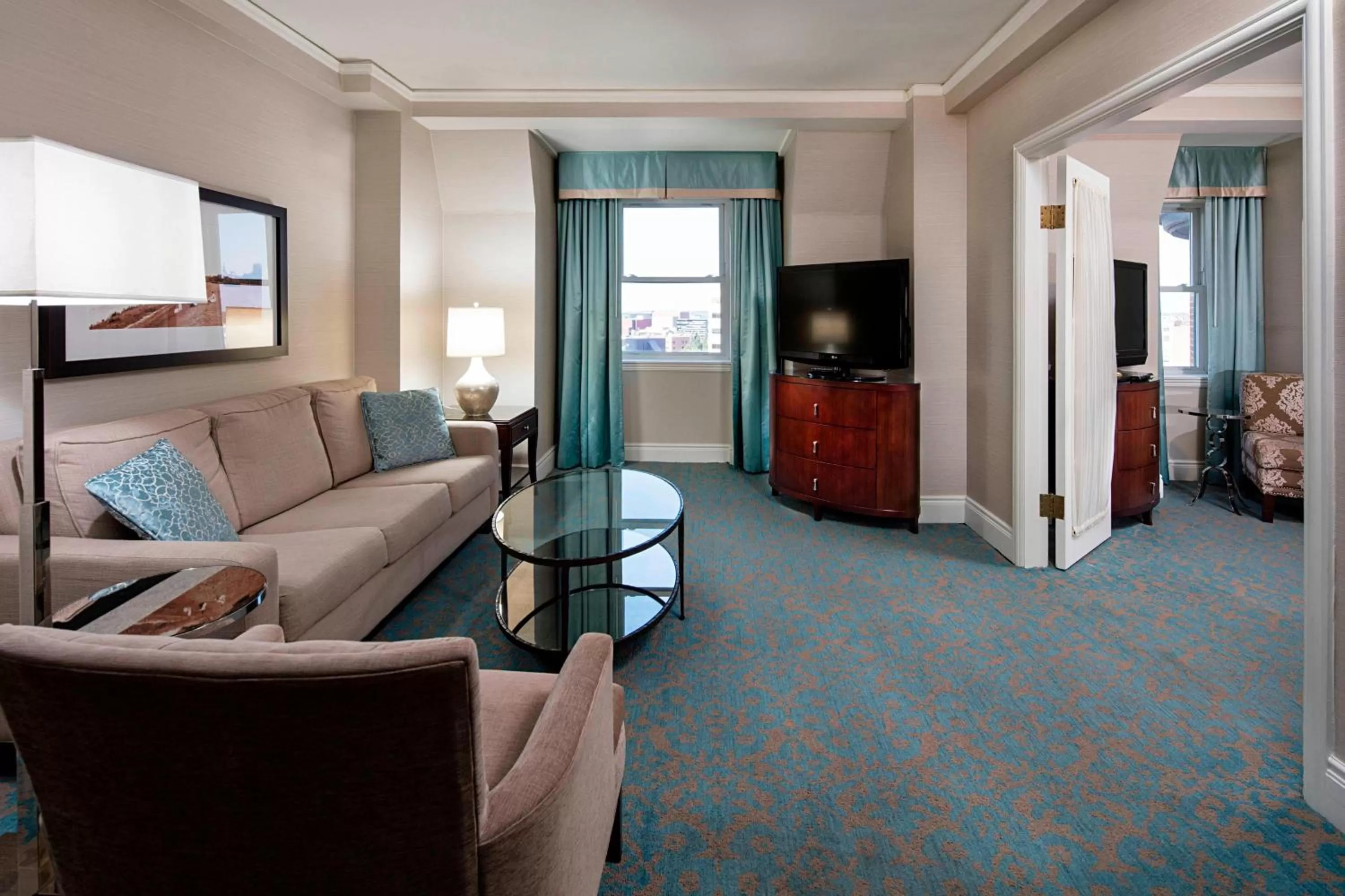 Living room in Delta Hotels by Marriott Bessborough