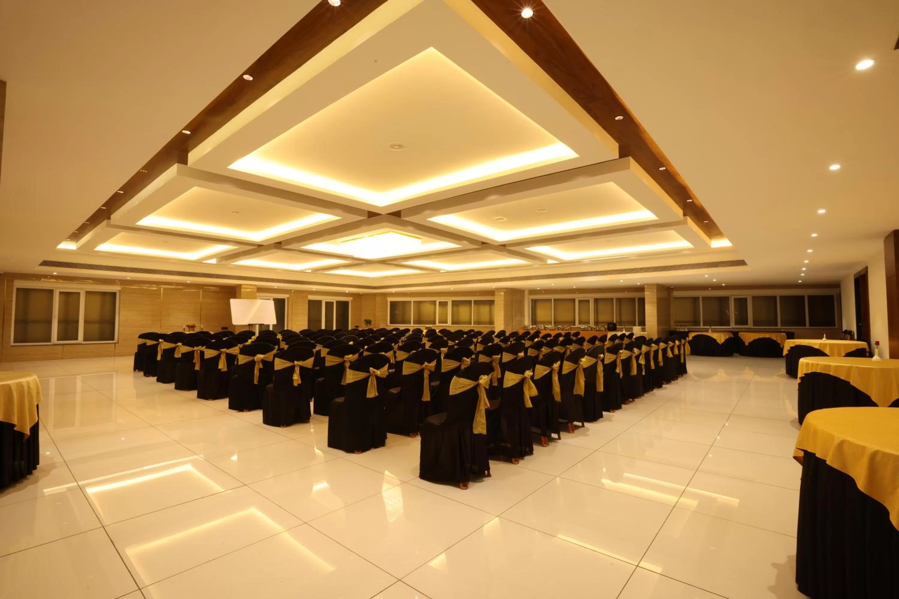 Banquet/Function facilities in Royal Plaza Suites by RAK Rooms, Mangaluru