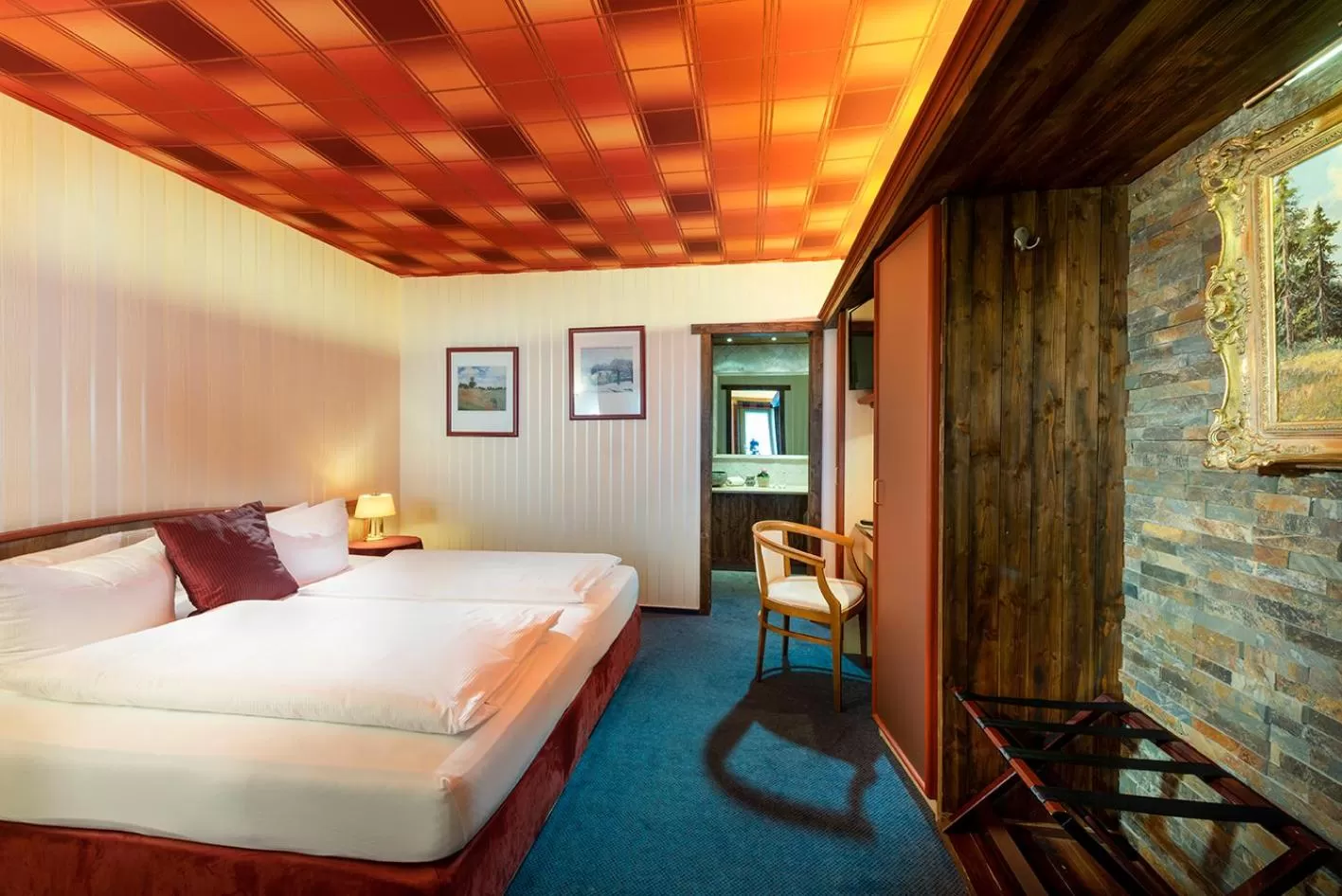 Photo of the whole room, Bed in Wellnesshotel Seeschlößchen - Privat- Spa & Naturresort