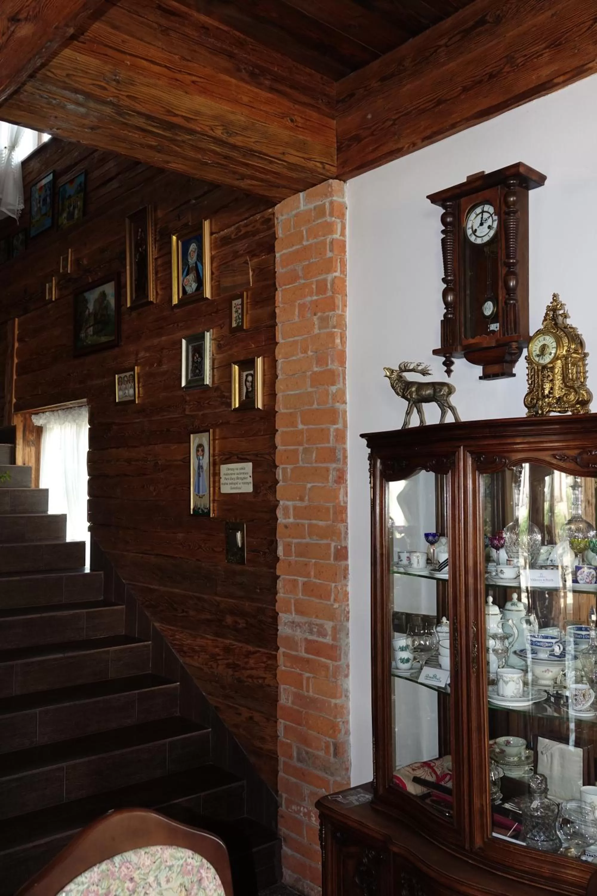 Restaurant/places to eat in Gościniec Dworski w Ropie