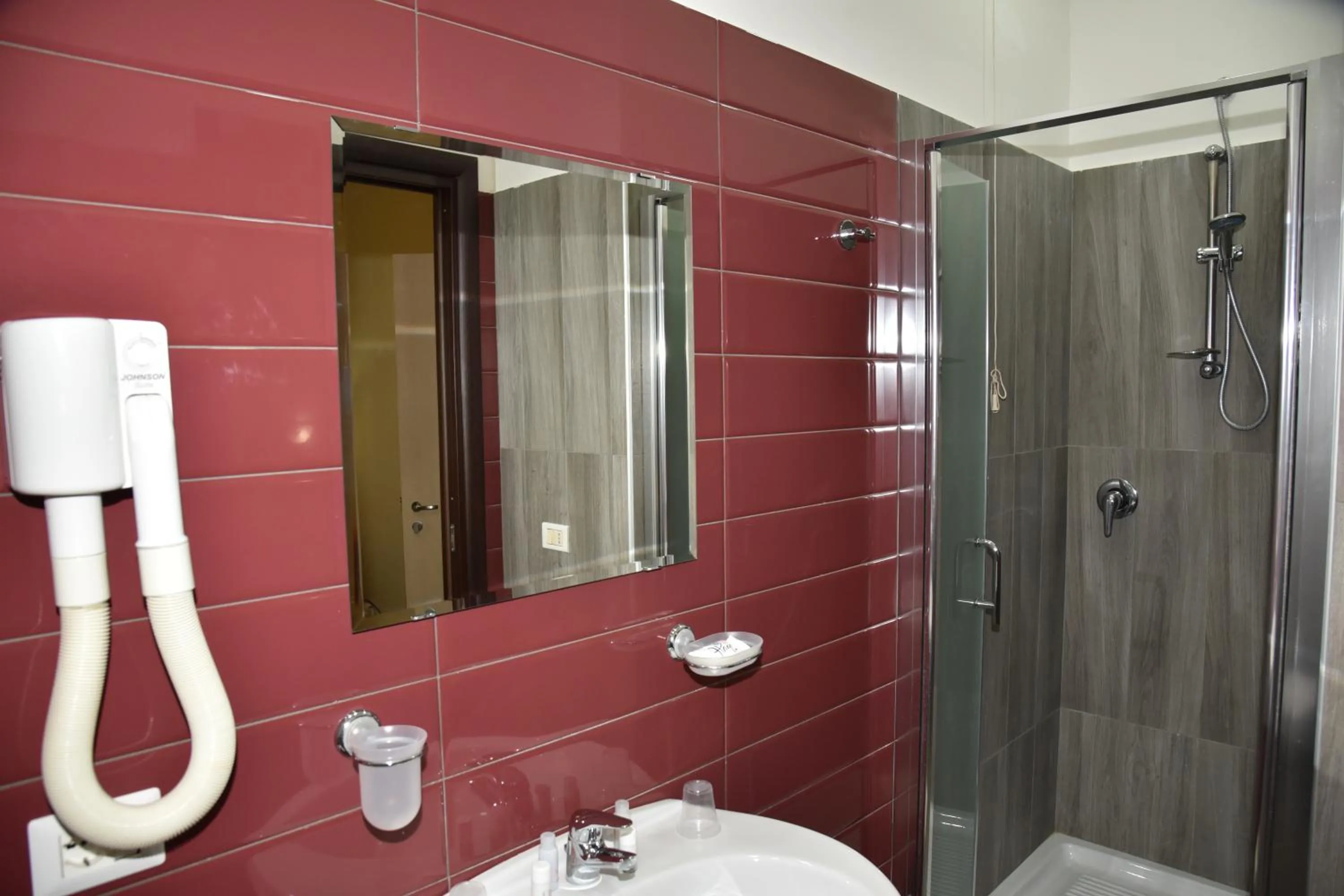 Shower in Hotel Nelton