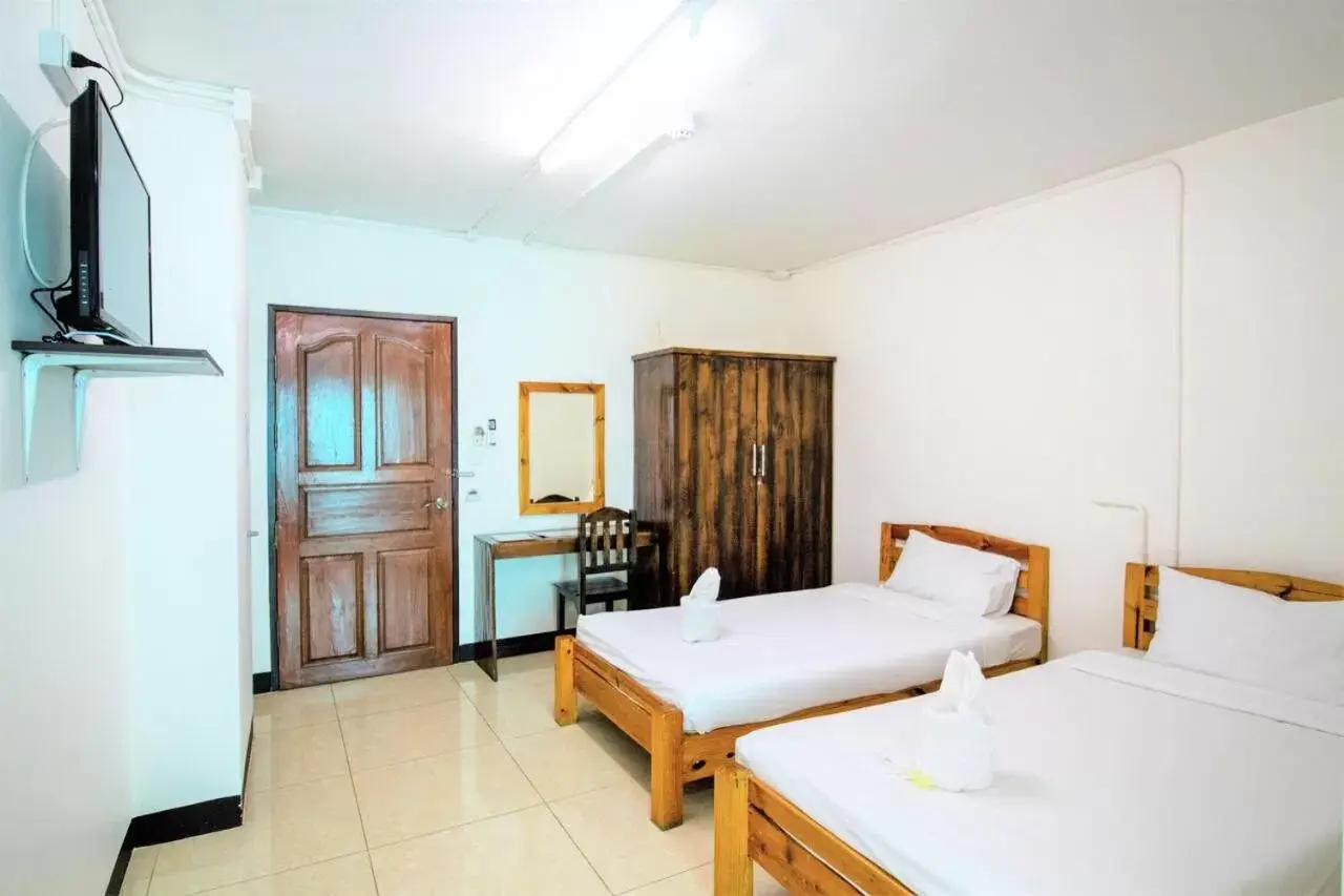 Superior Twin Room with Bath in Eden Garden Resort Superior Twin Room with Bath in Eden Garden Resort