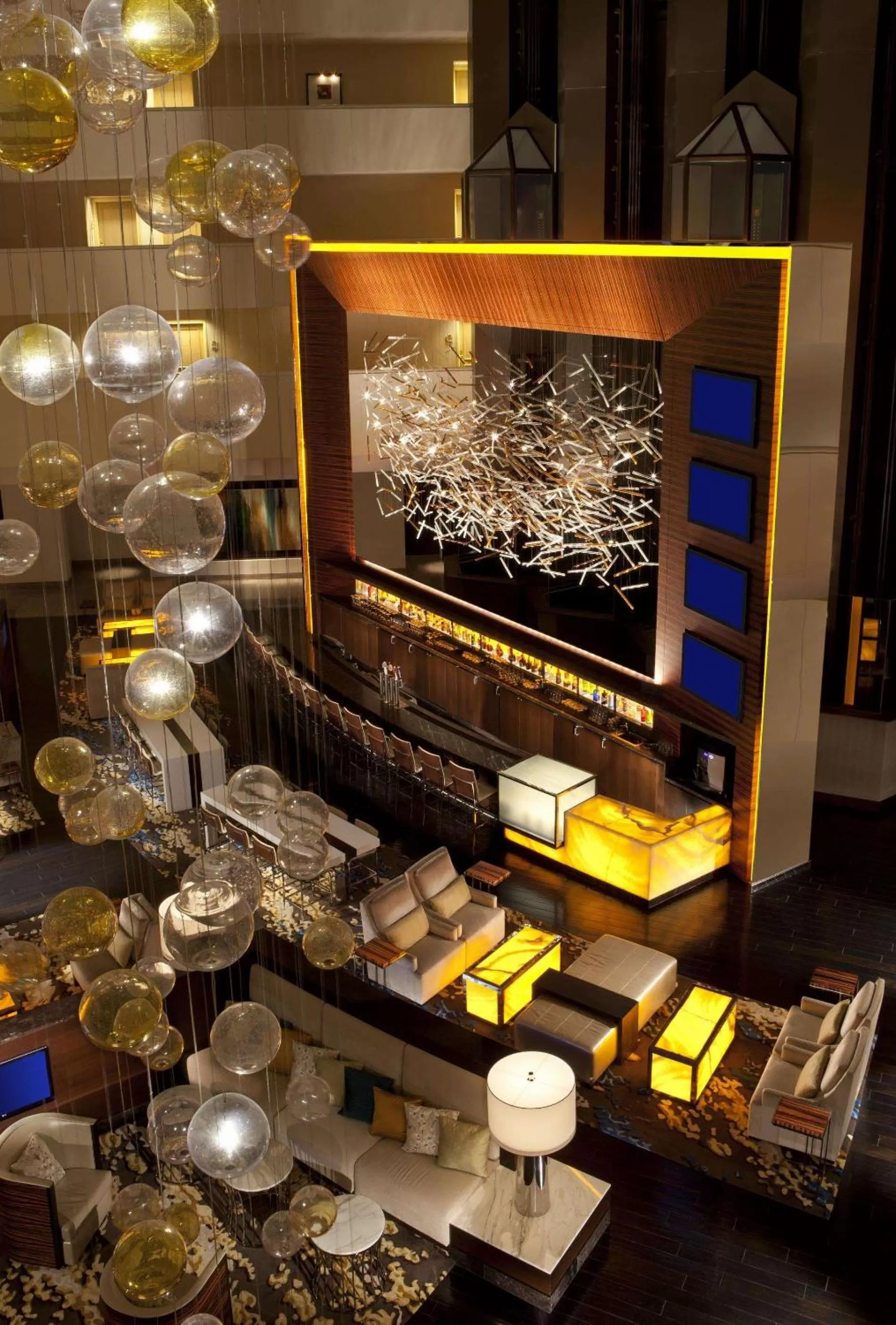 Lobby or reception in Hilton McLean Tysons Corner