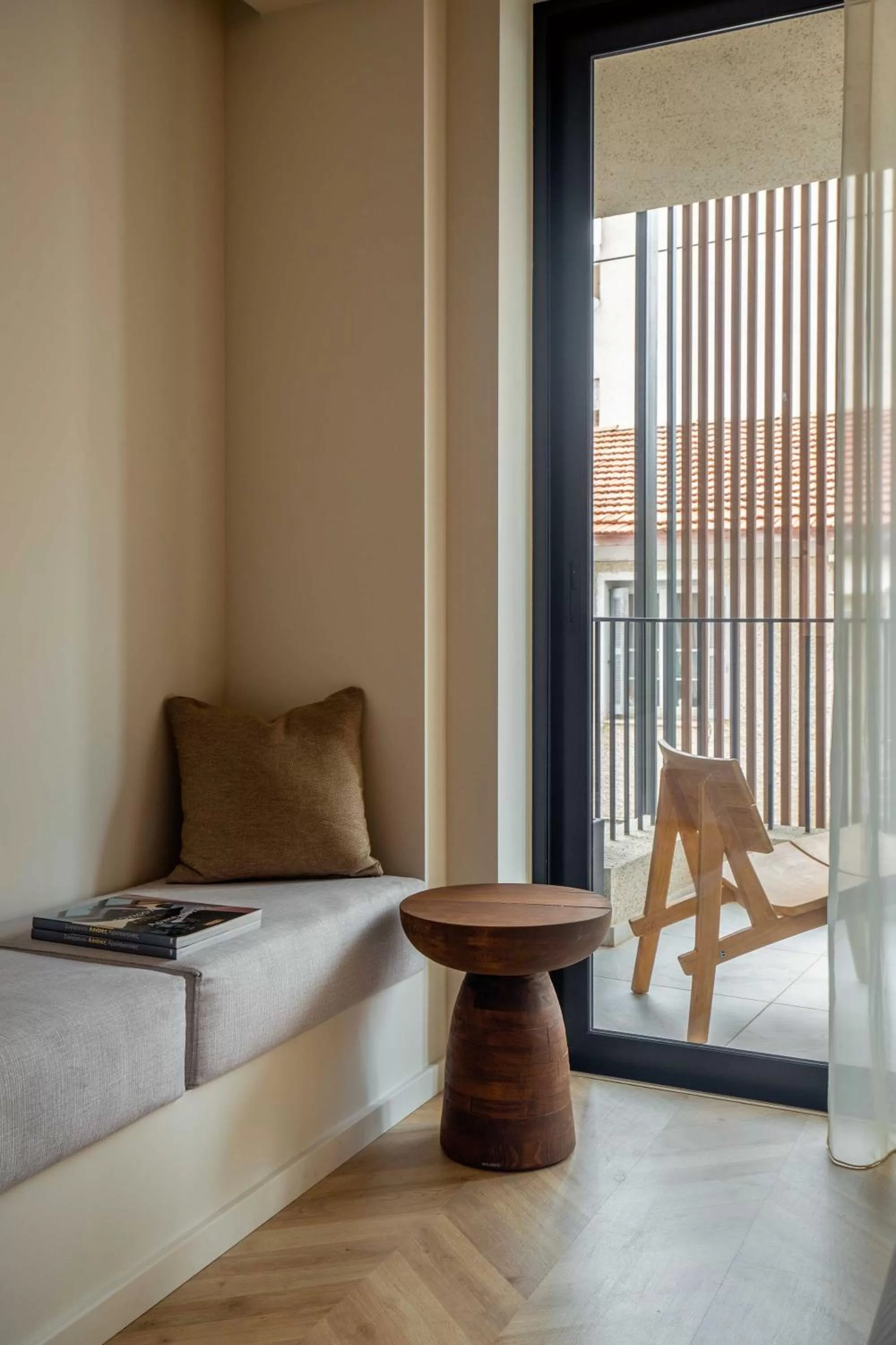 Seating area in The Newel Psychiko