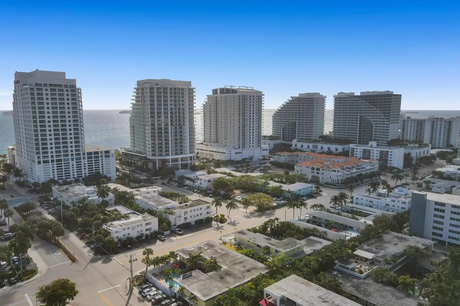 Neighbourhood in The Worthington Resorts - Clothing Optional - Men Only - Solo hombres