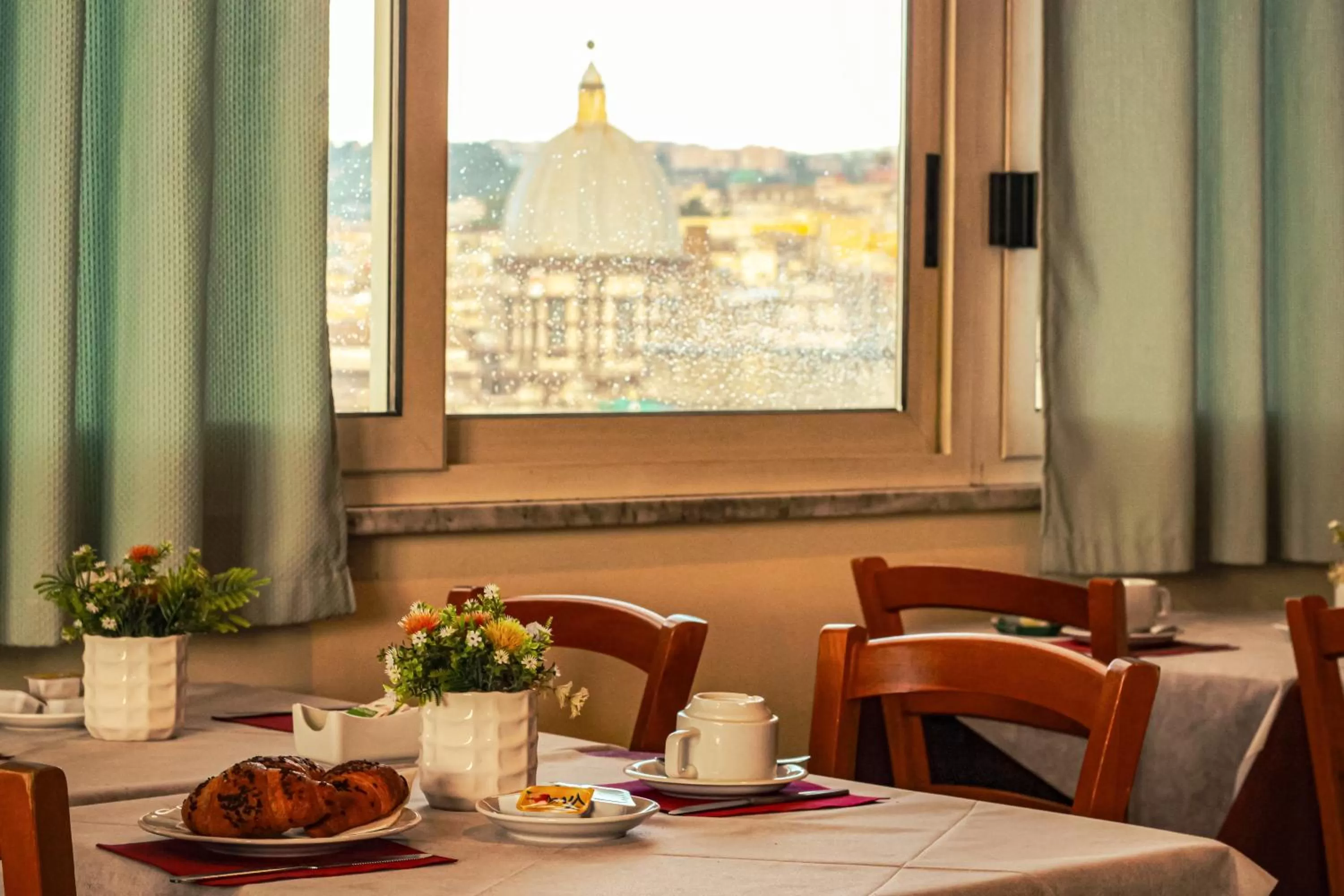 Restaurant/places to eat in Hotel Garden Napoli