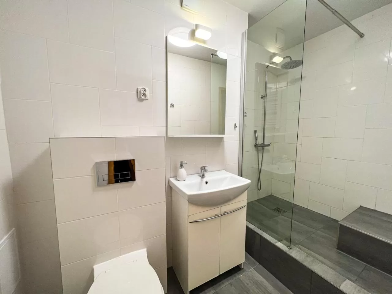 Shower in Willa Sonata - Apartamenty & Balia - Szklarska Poręba