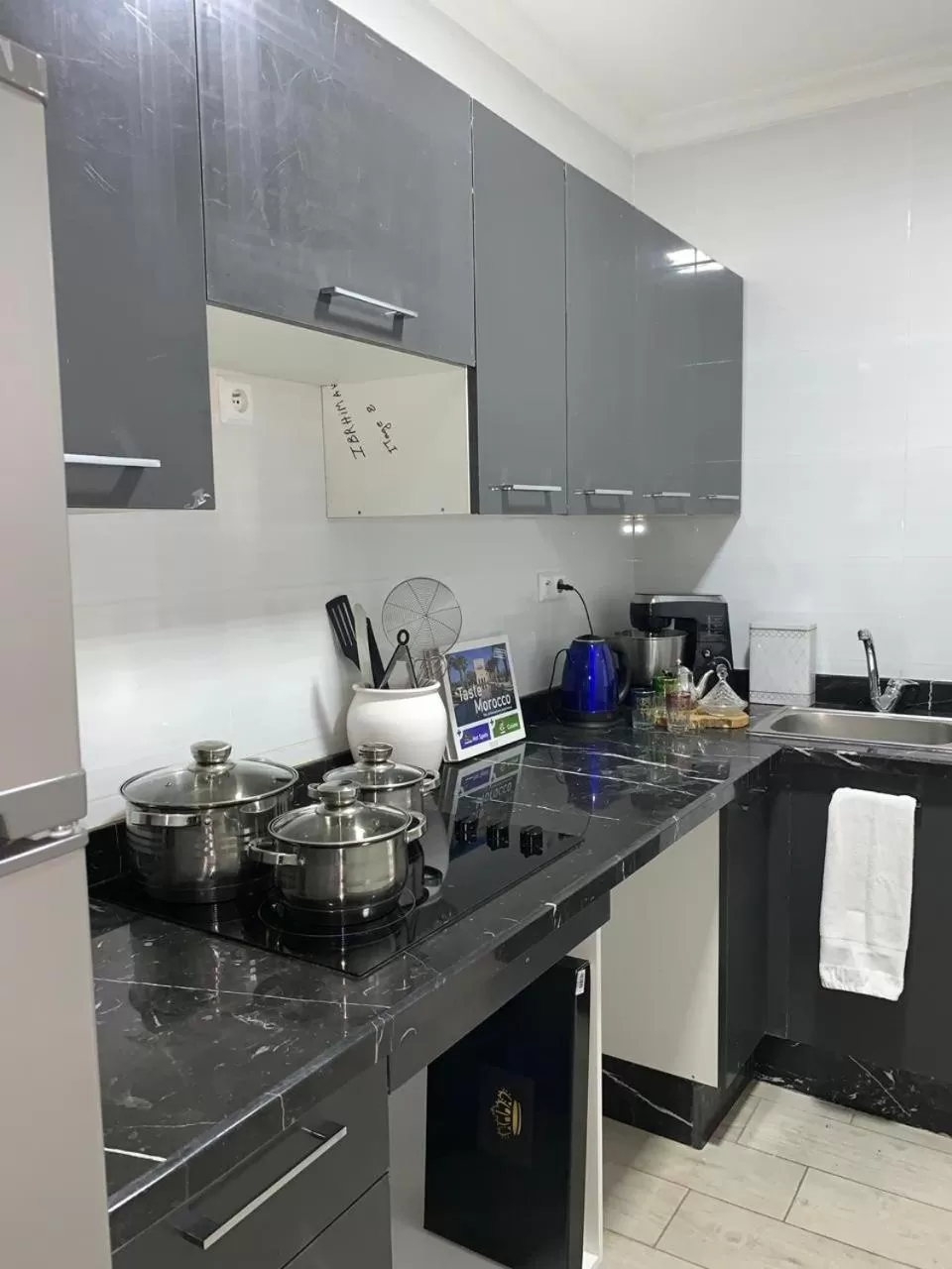 Kitchen/Kitchenette in Appart Hotel Monaco