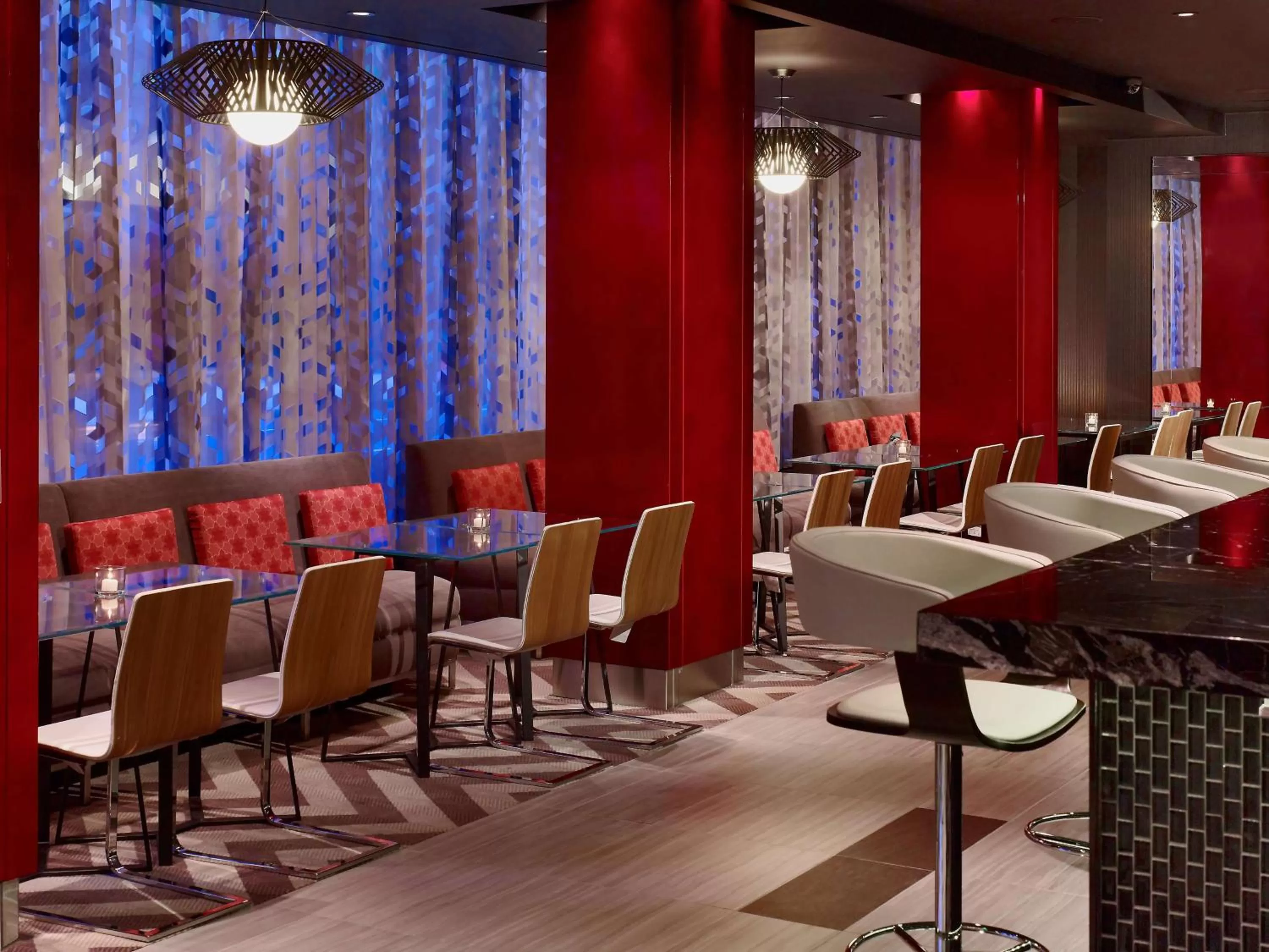 Lounge or bar in Sonesta Philadelphia Rittenhouse Square