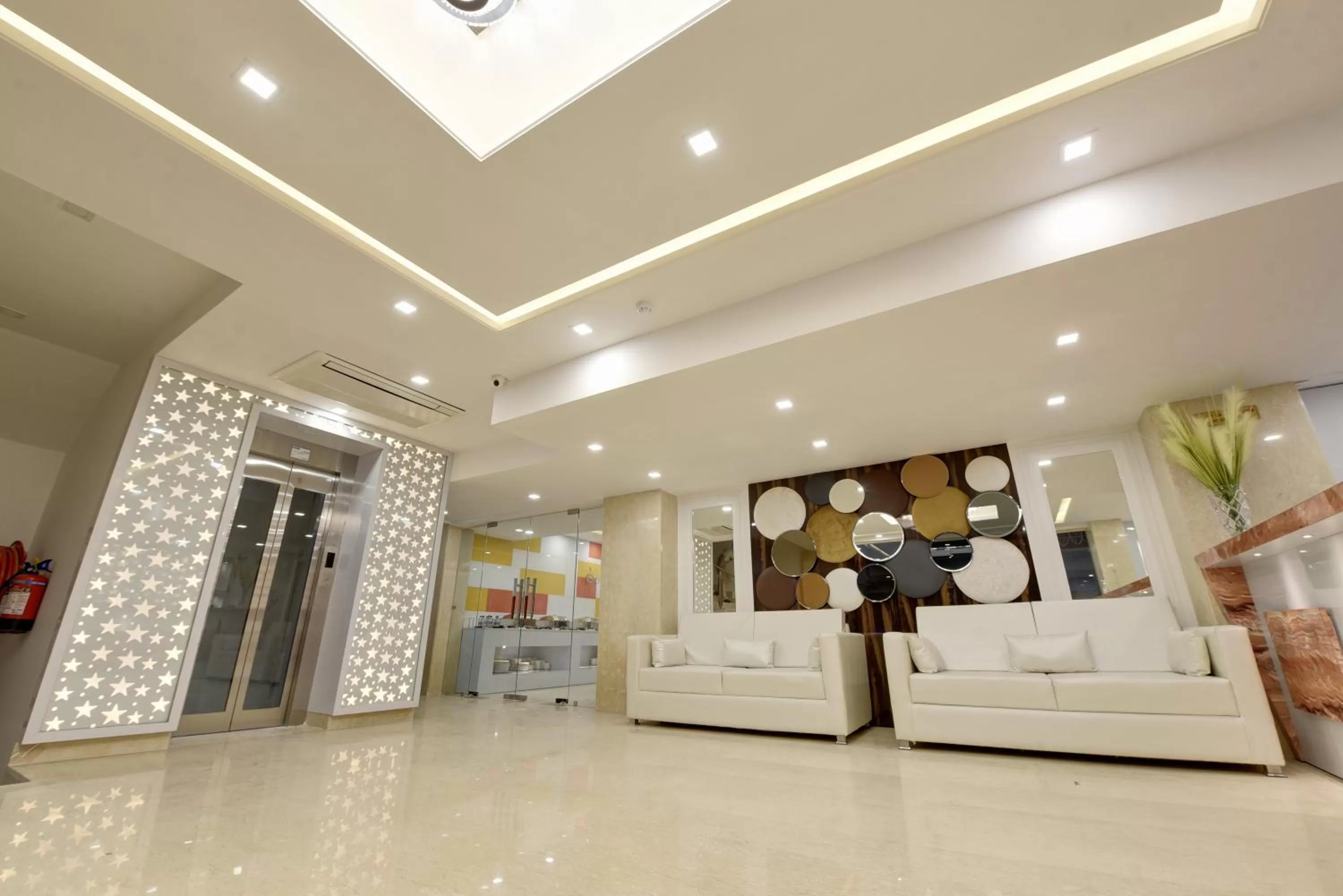 Lobby or reception in GOLDEN TREE