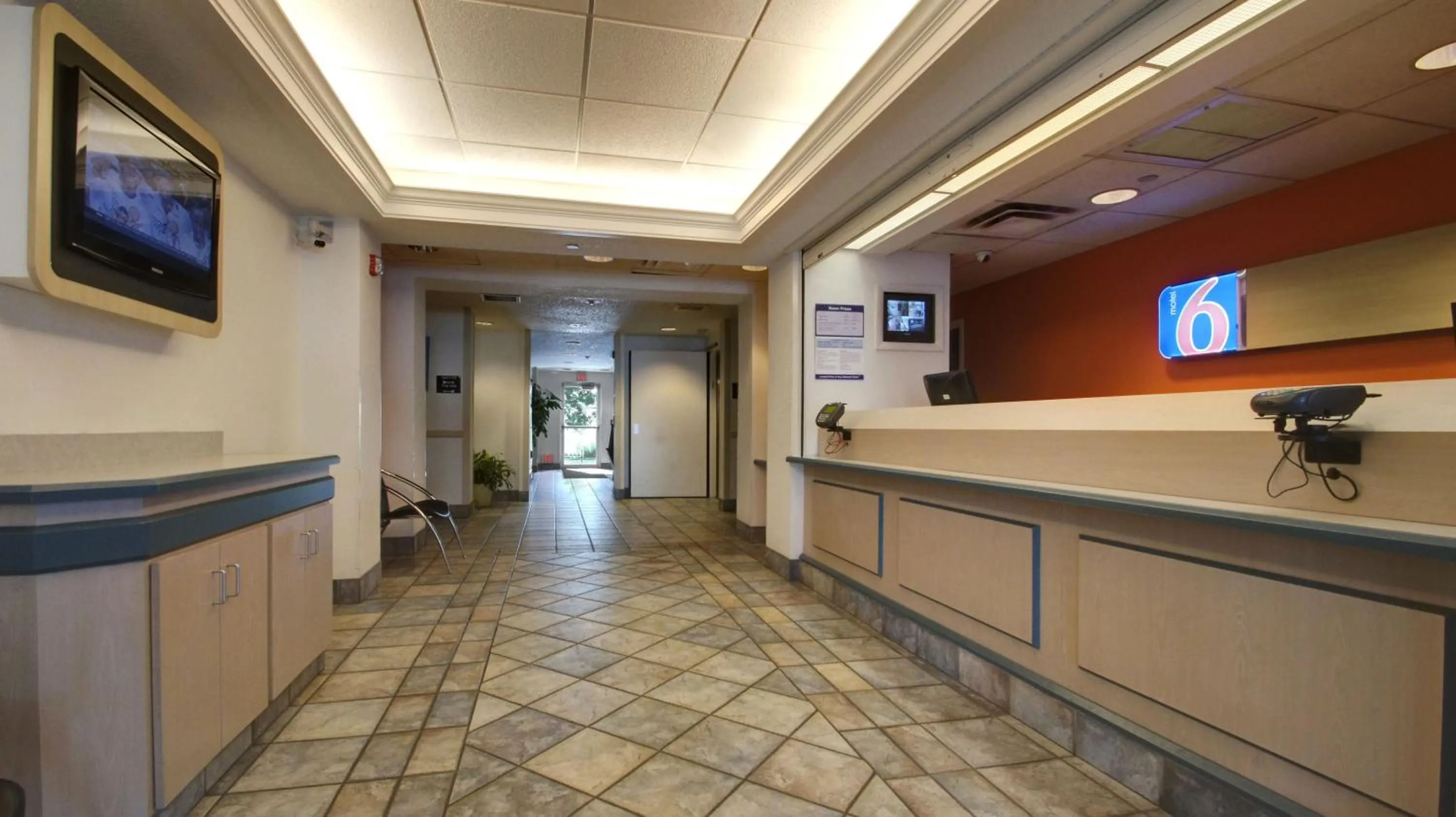 Lobby or reception in Motel 6 Lehi, UT - Thanksgiving Point