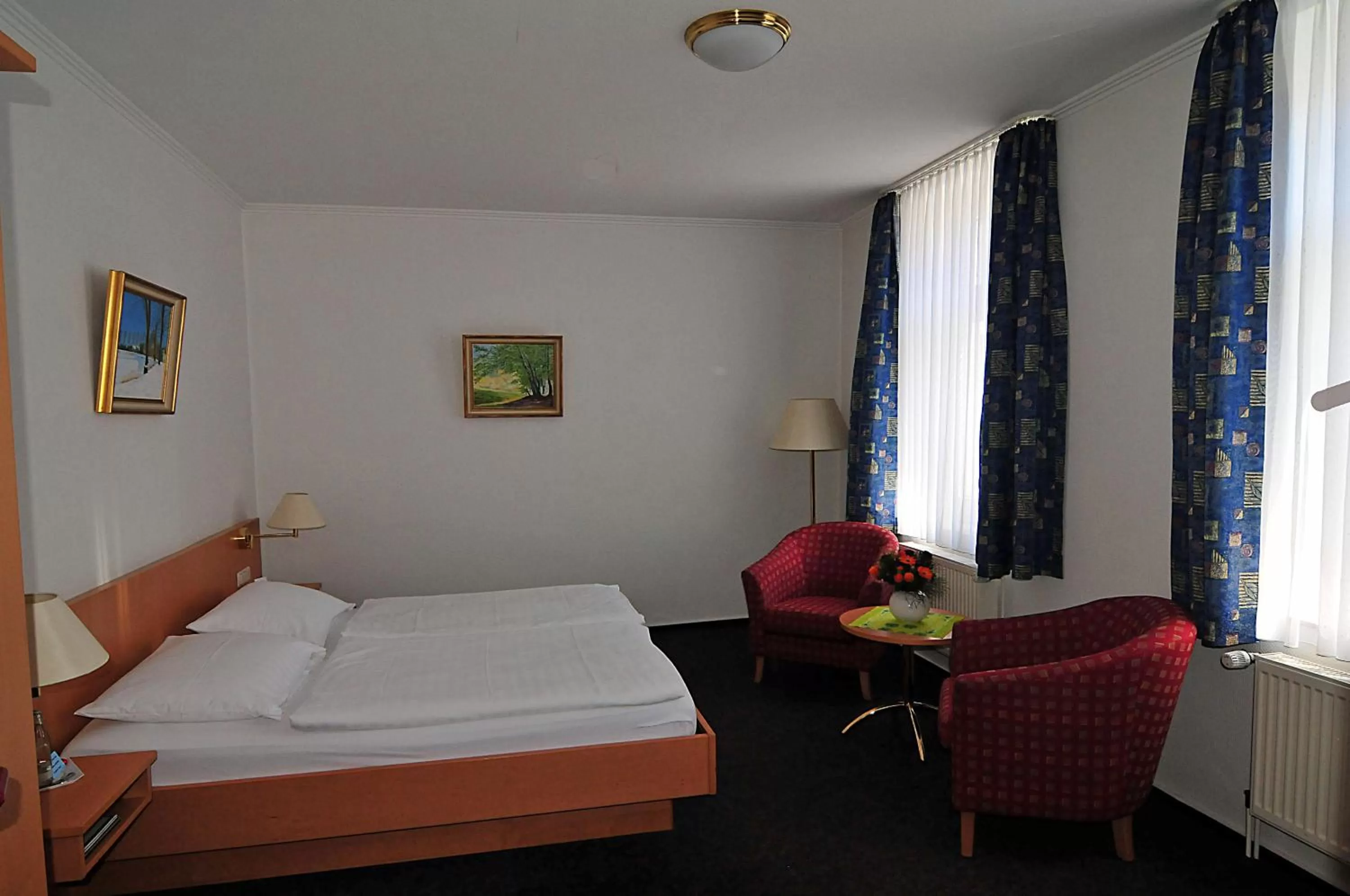 Photo of the whole room, Bed in Hotel Stadt Reinfeld