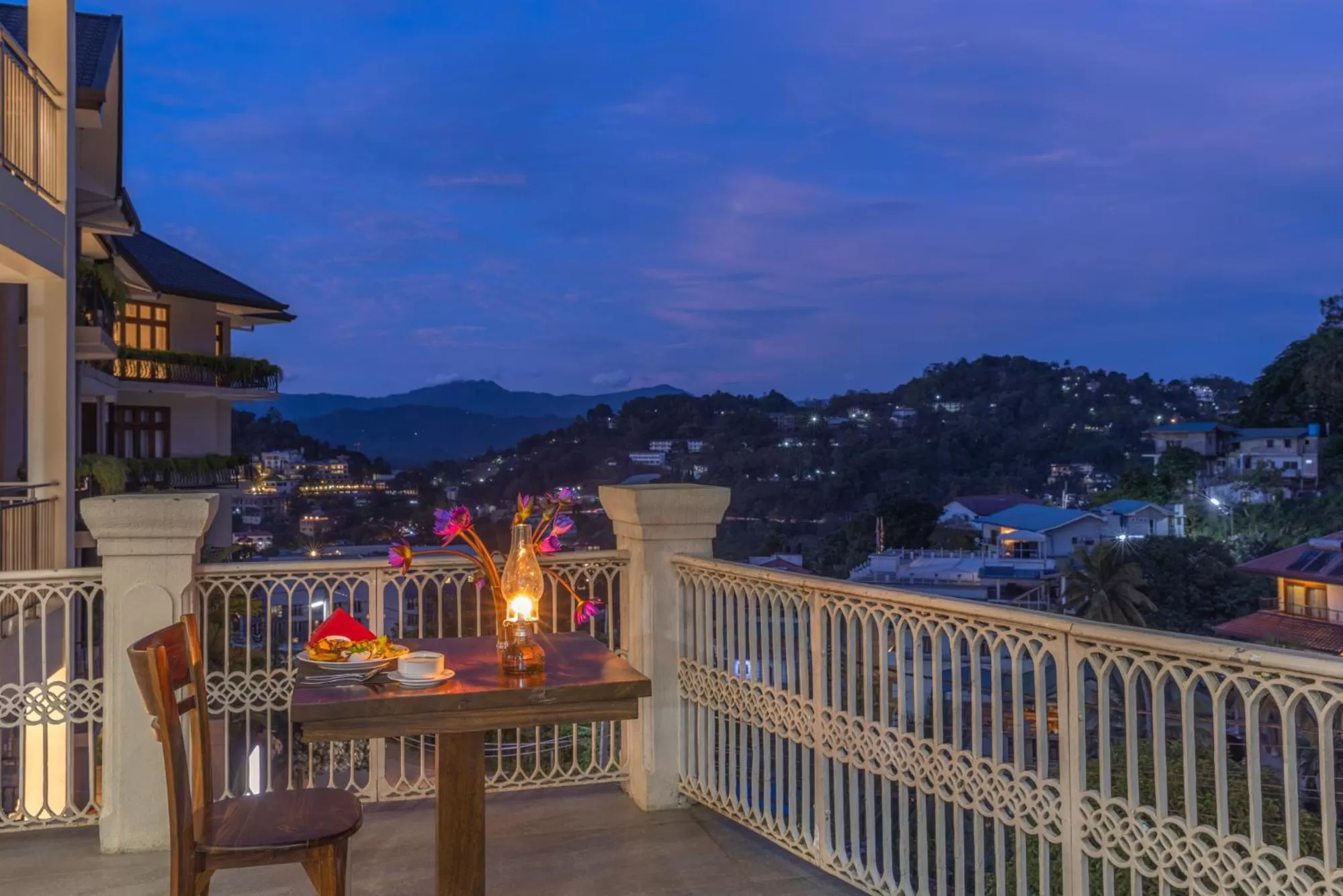 Night in Hotel Cassendra