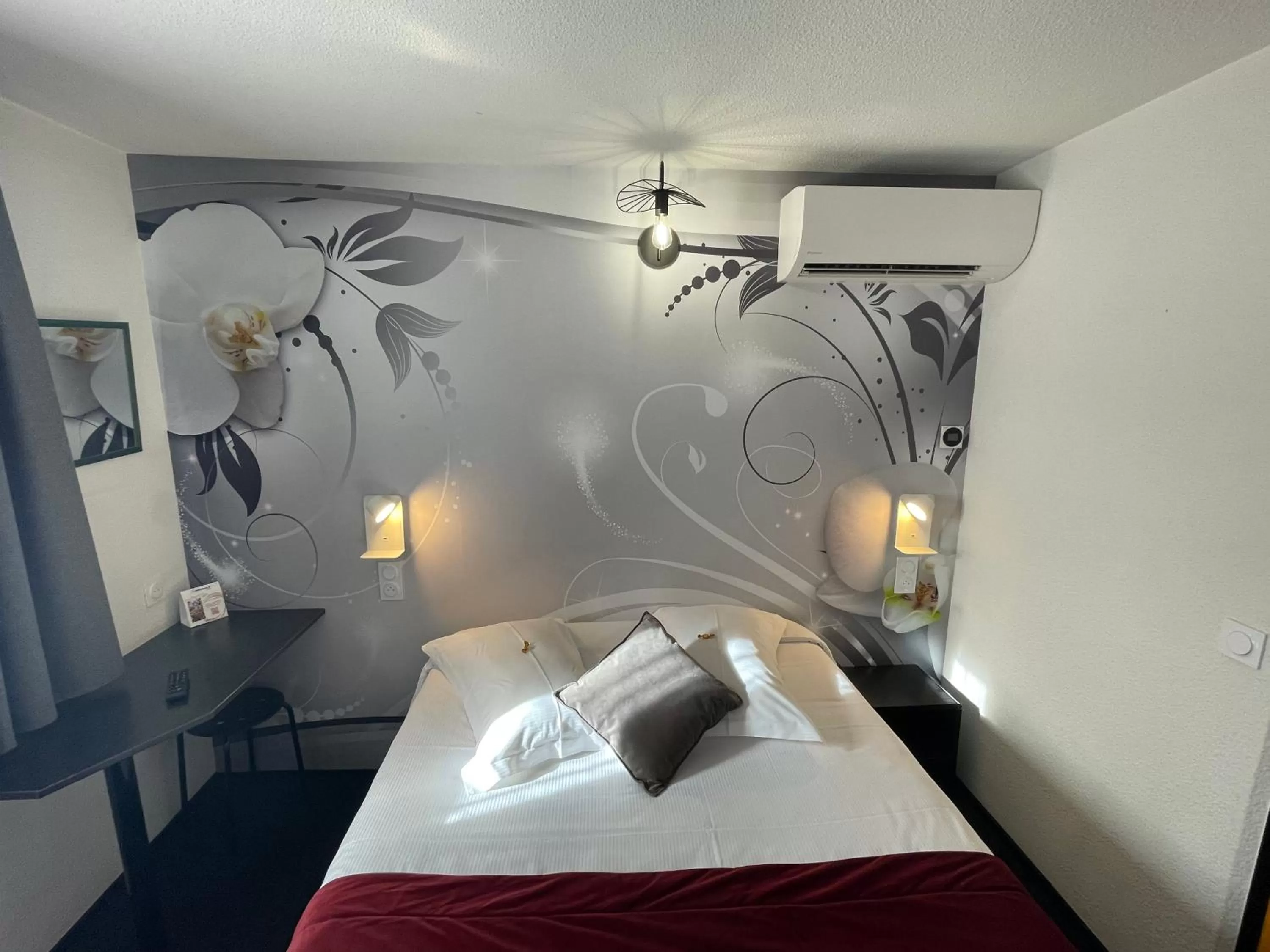 Bed in Hôtel The Originals Access, Bourges Nord Saint-Doulchard