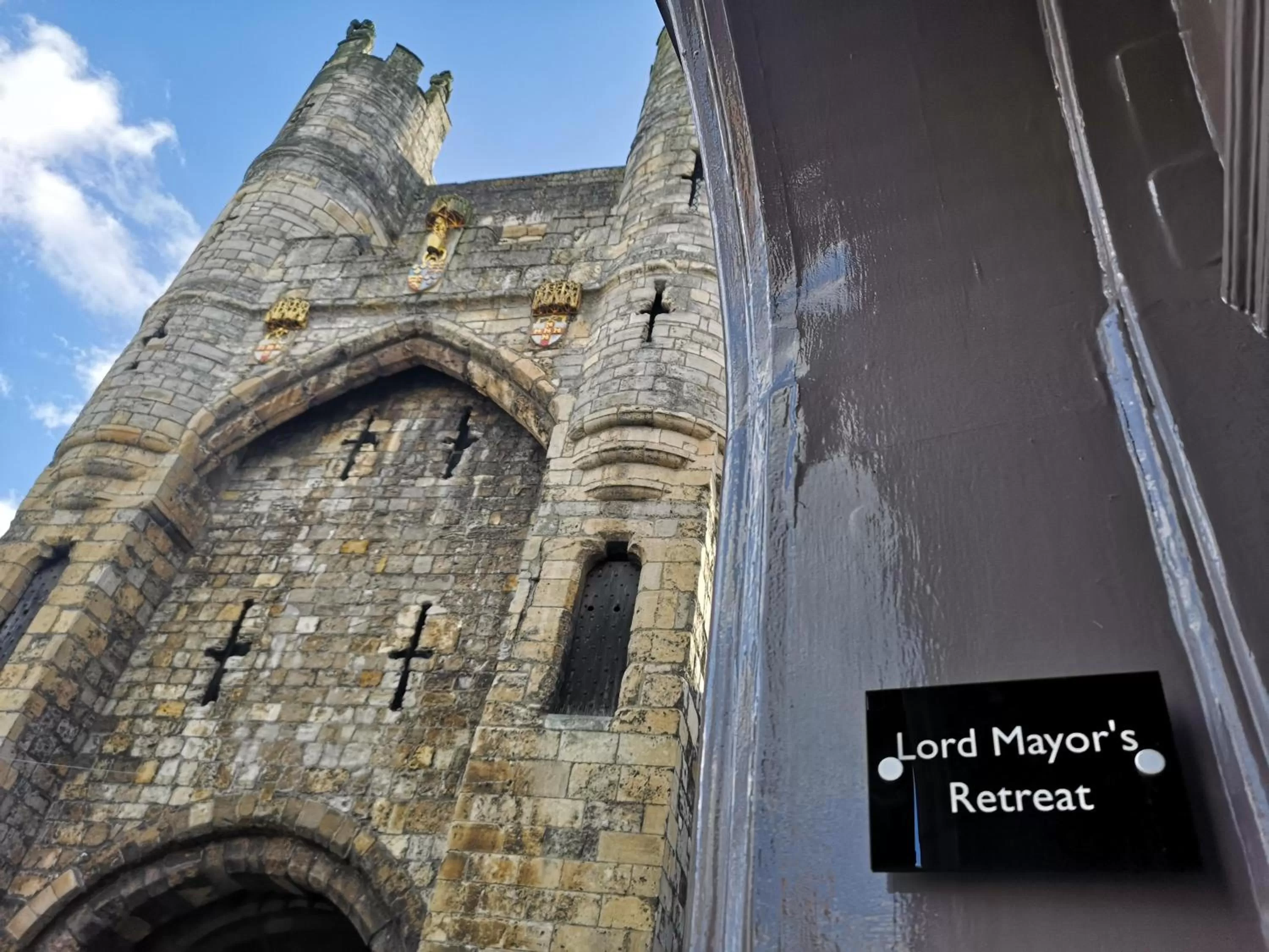 Nearby landmark in Goodramgate Apartments